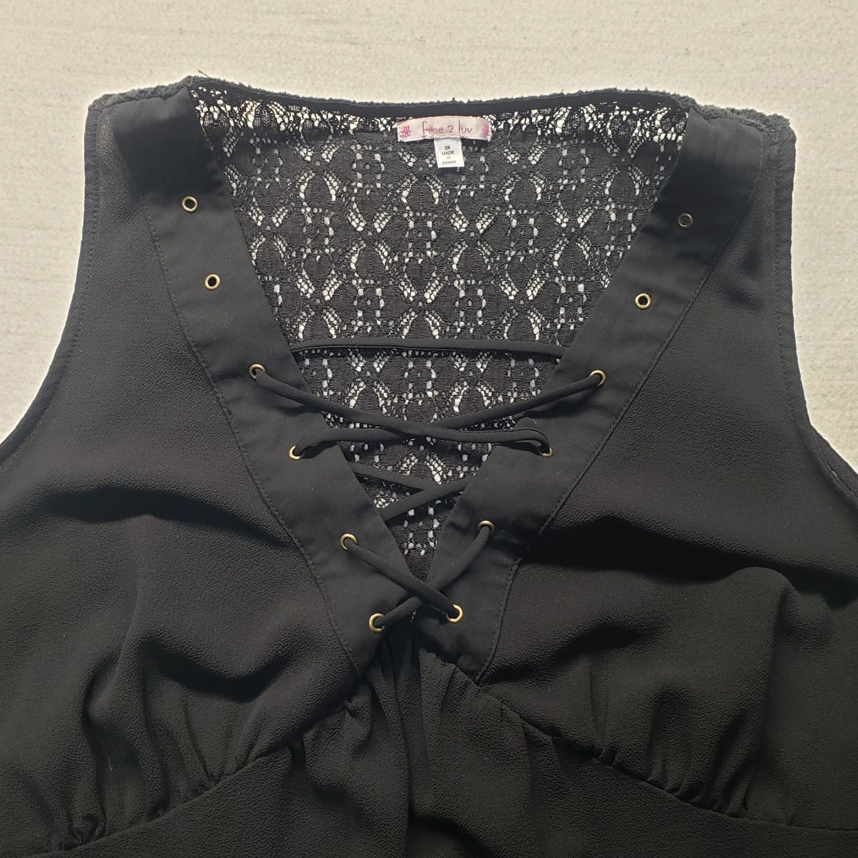 Vintage Free 2 Luv Shirt Tank Top Adult Womens 3X Black Lace Boat Neck Sleeveless Tunic Casual Modern 90s? Size XXL / US 16-18 / IT 52-54 - 2 Thumbnail