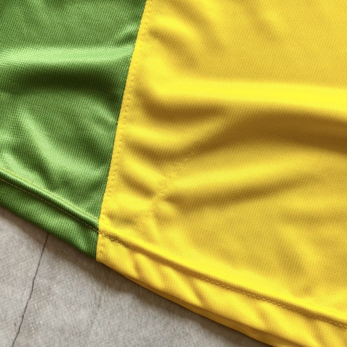 Hysteric Glamour Vintage Brazil Jersey Hysteric Glamour Logo Football T-Shirt Size US L / EU 52-54 / 3 - 3 Thumbnail