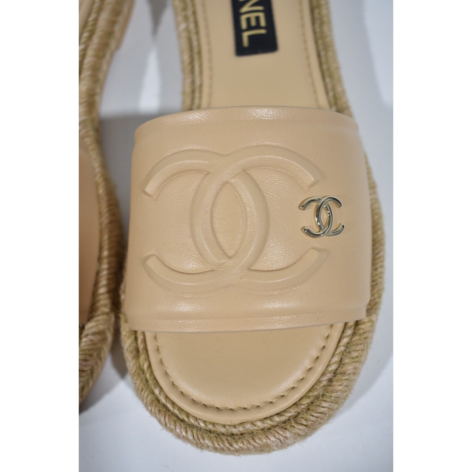 Chanel Chanel 23C Beige Lambskin Leather CC Logo Slide Sandal Size US 8 / IT 38 - 7 Thumbnail