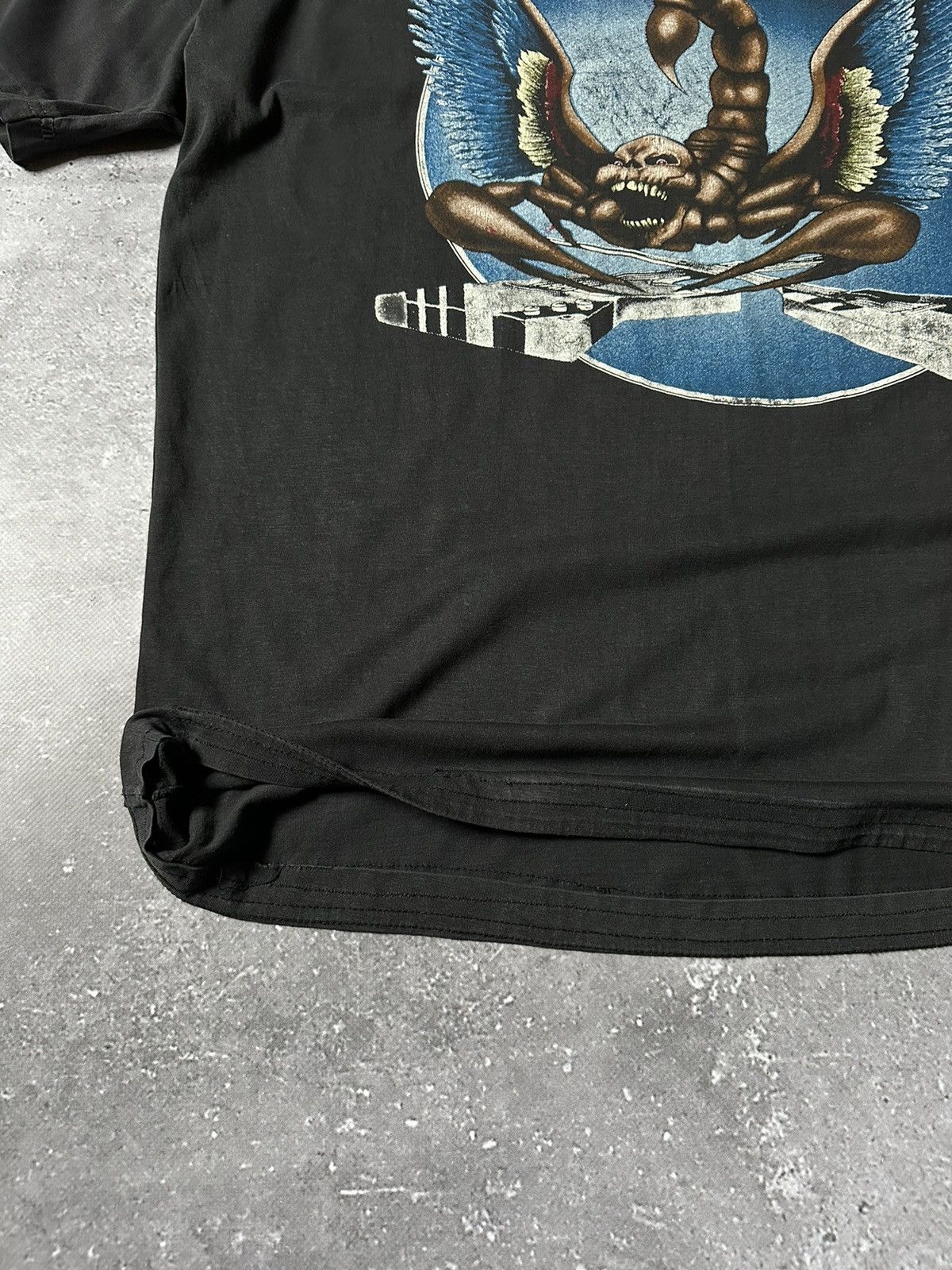 Band Tees × Vintage Vintage 90s Scorpions Rock Band T-Shirt Size US L / EU 52-54 / 3 - 5 Thumbnail