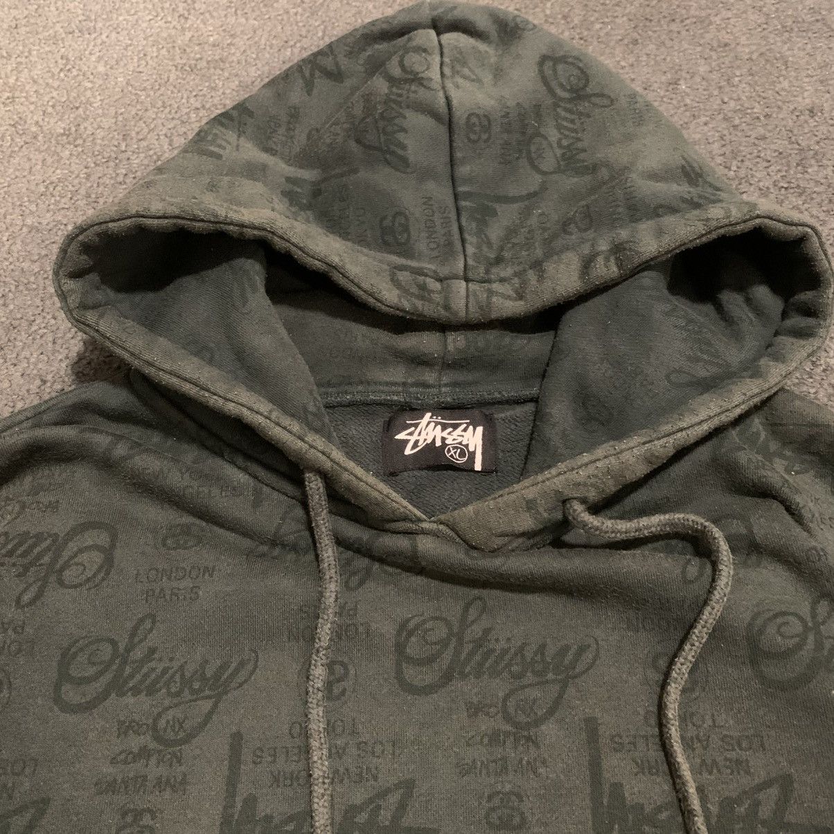 Stussy VINTAGE LATE 2000s STUSSY ALL OVER PRINT TOUR HOODIE Size US XL / EU 56 / 4 - 3 Thumbnail