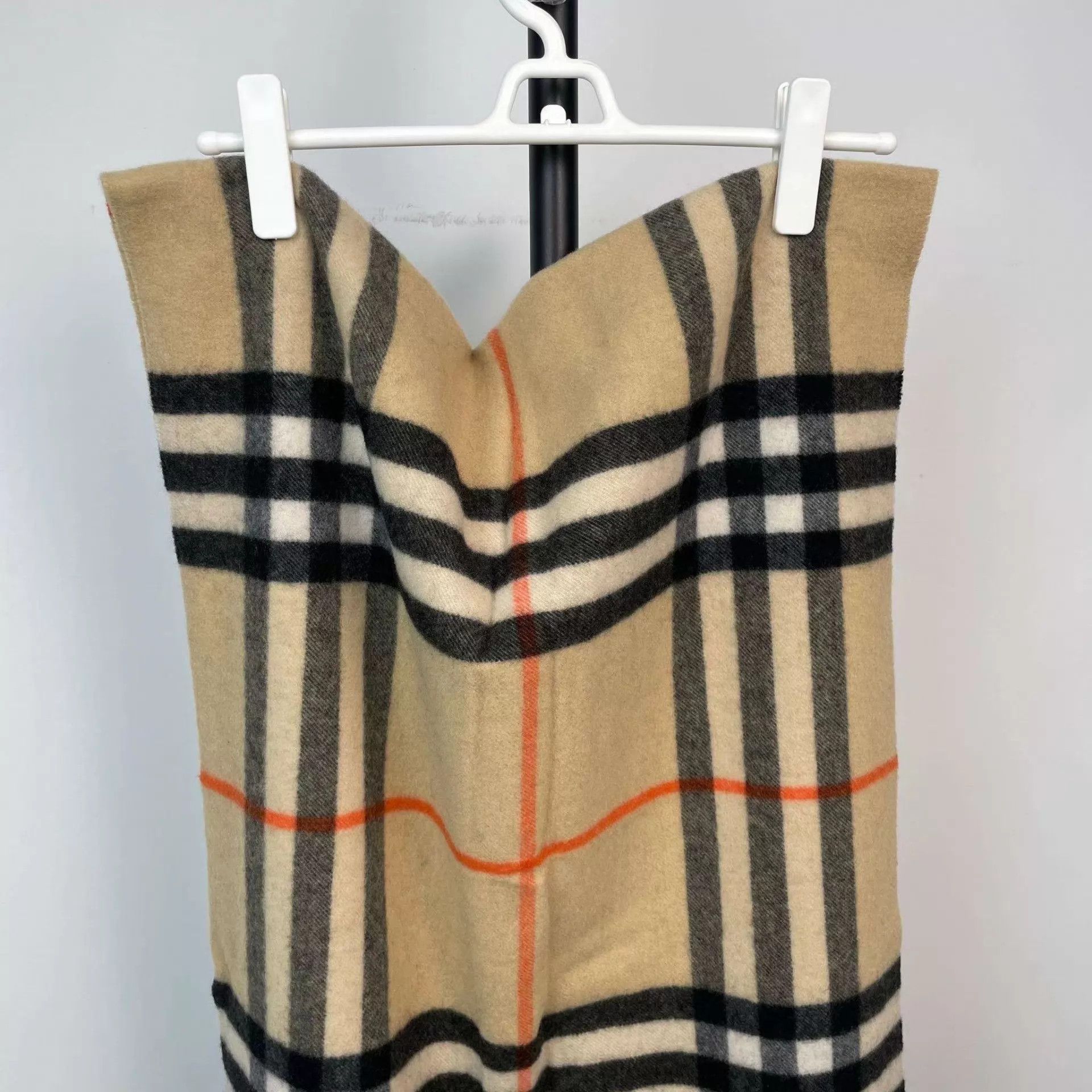 Burberry Burberry Cashmere Scarf Milk Tea Colorblock 200x52cm Size ONE SIZE - 3 Thumbnail