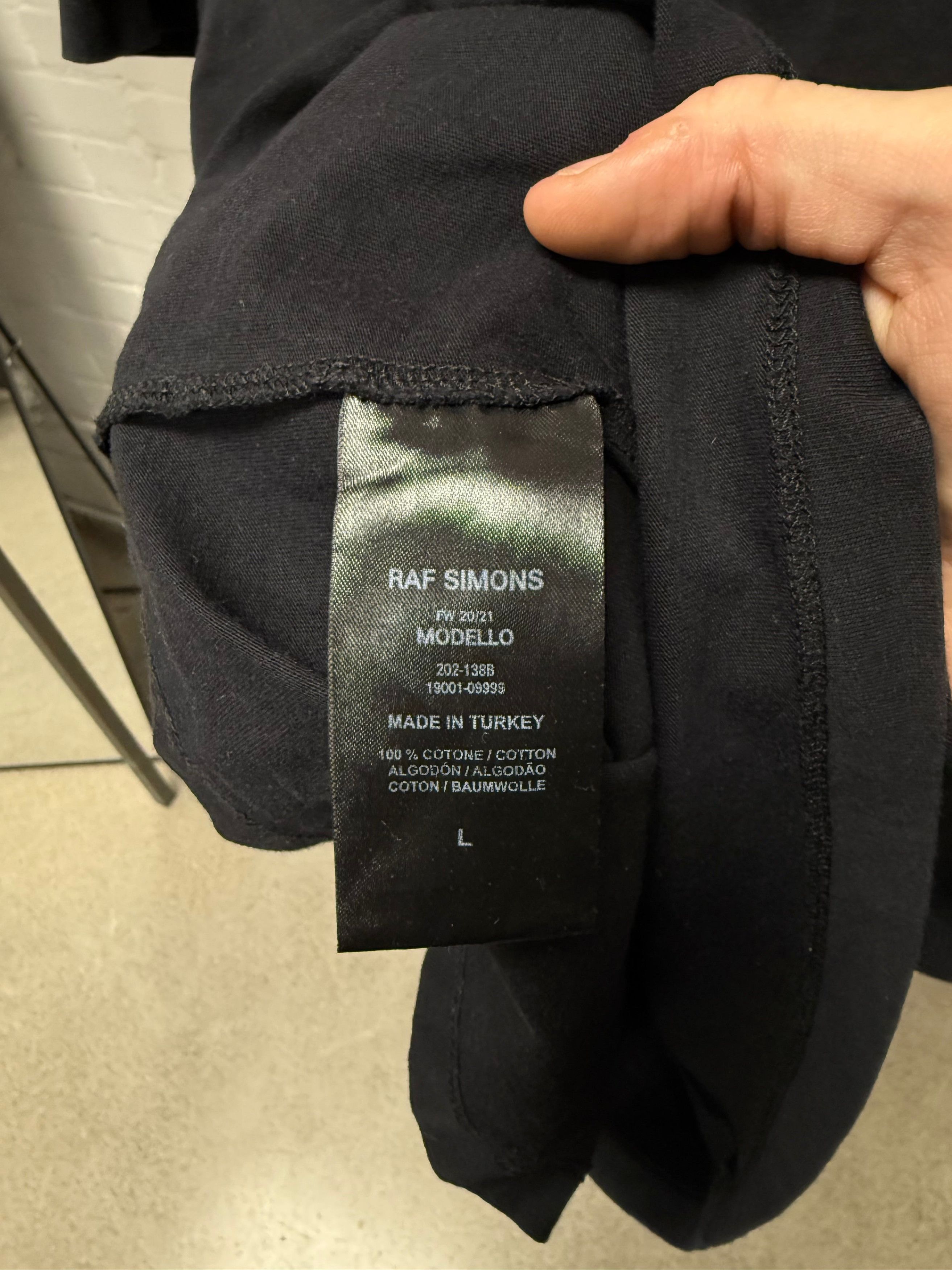 Raf Simons AW2020 Raf Simons ‘Solar Youth’ Flag Patch Black T-Shirt Size US L / EU 52-54 / 3 - 6 Thumbnail