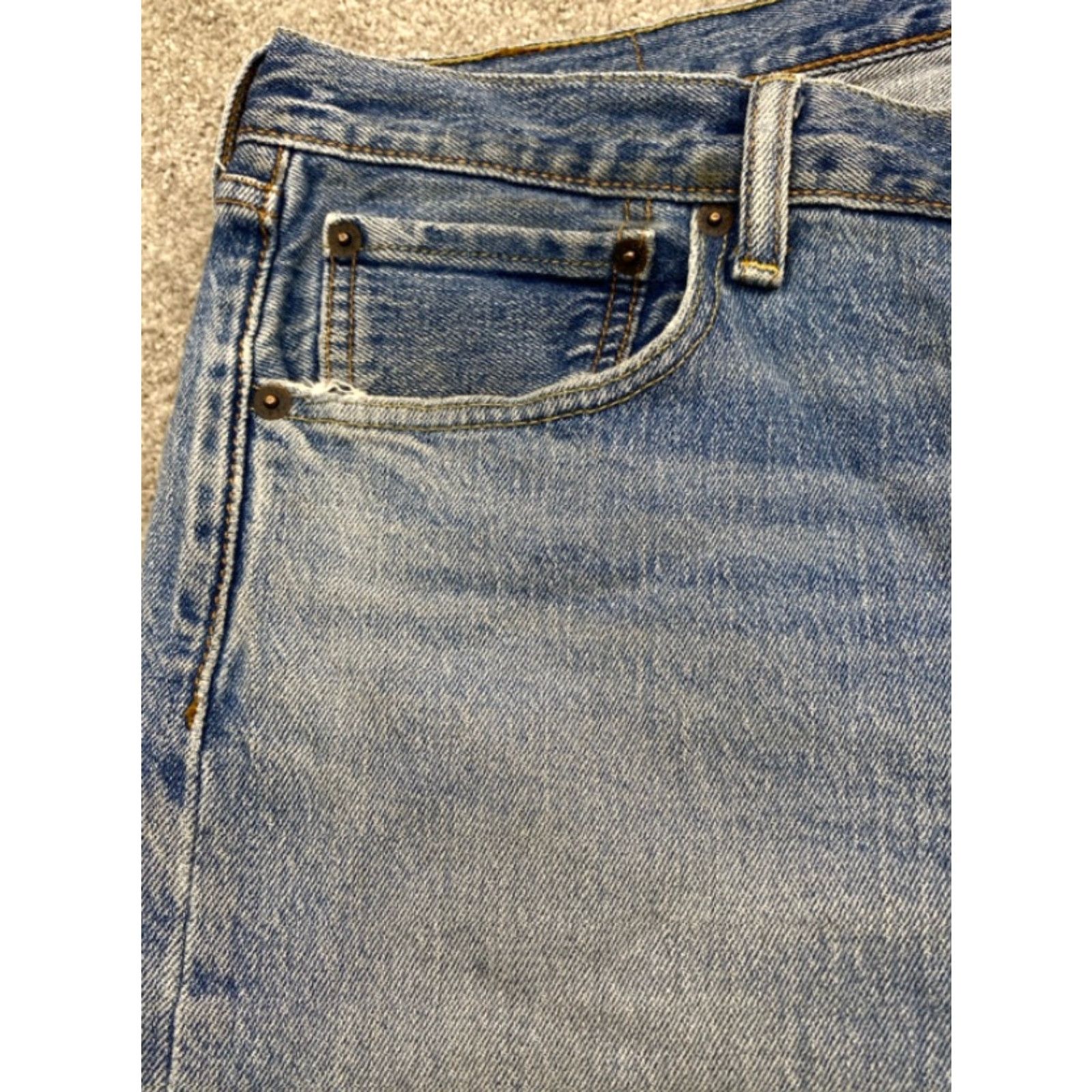 Levi's Levi's 501 Jeans Men 34x30 Blue Denim Button Fly Straight Levi'S 501 Series Regular 5-Pocket Denim Cotton Jeans Mens Size US 34 / EU 50 - 6 Thumbnail