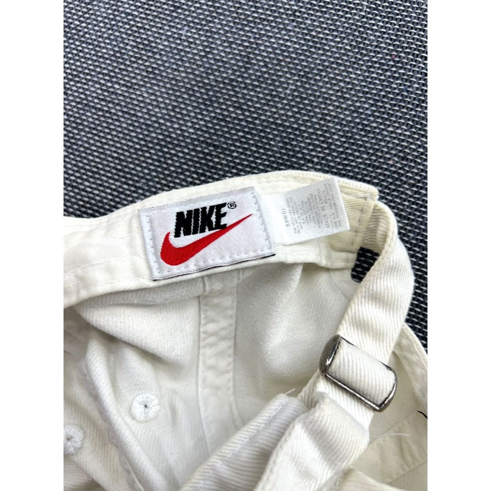 Nike VINTAGE Nike Air 7 Panel Cap White 90s Adjustable Strap Mens Size ONE SIZE - 8 Thumbnail