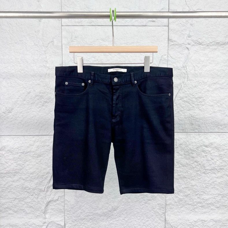Givenchy Givenchy Sise35 Black Logo Leather Label Denim Shorts Size Size US 30 / EU 46 - 1 Thumbnail