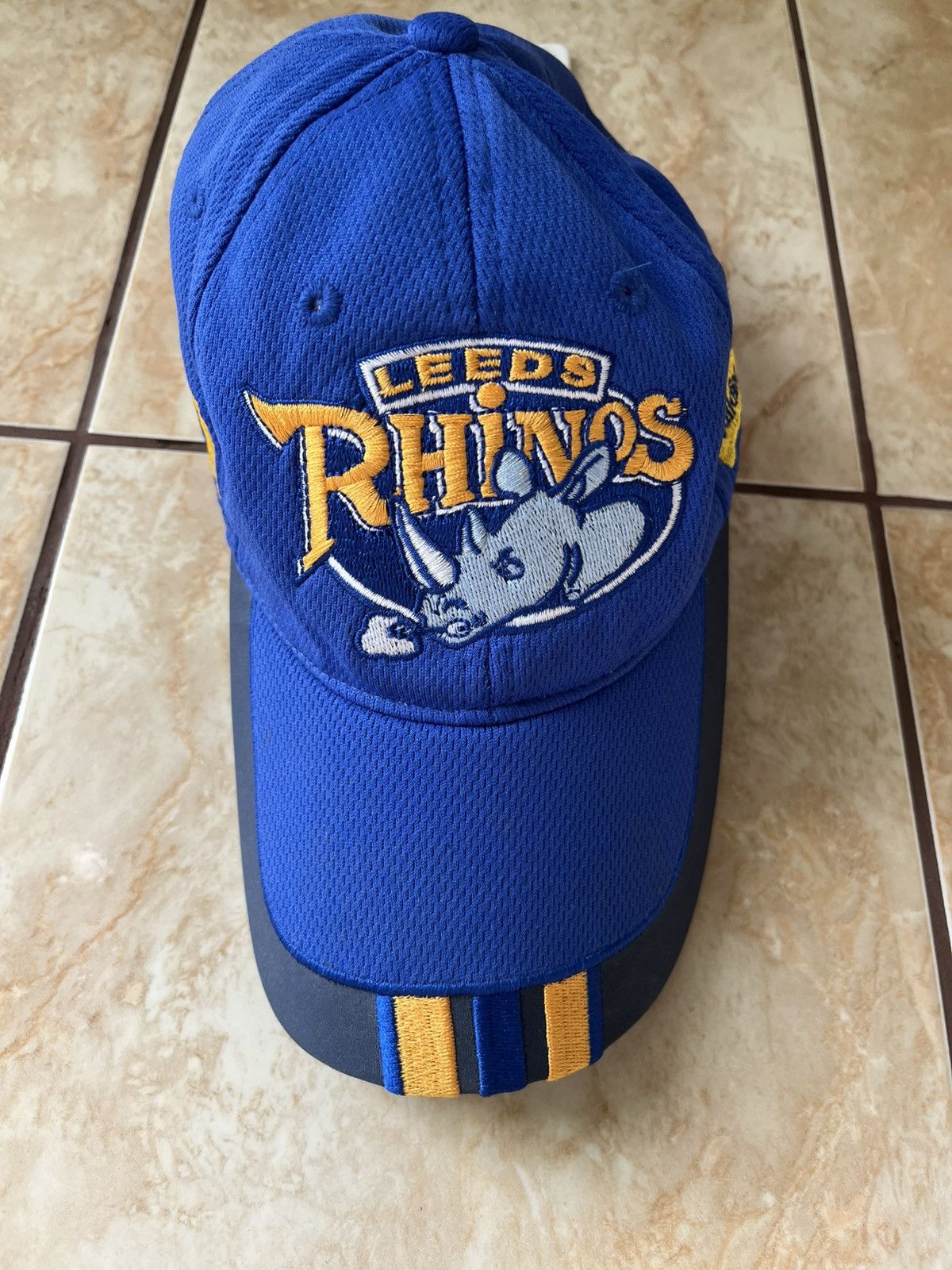 Vintage Rhino Leeds ISC vintage rugby cap Size ONE SIZE - 2 Thumbnail