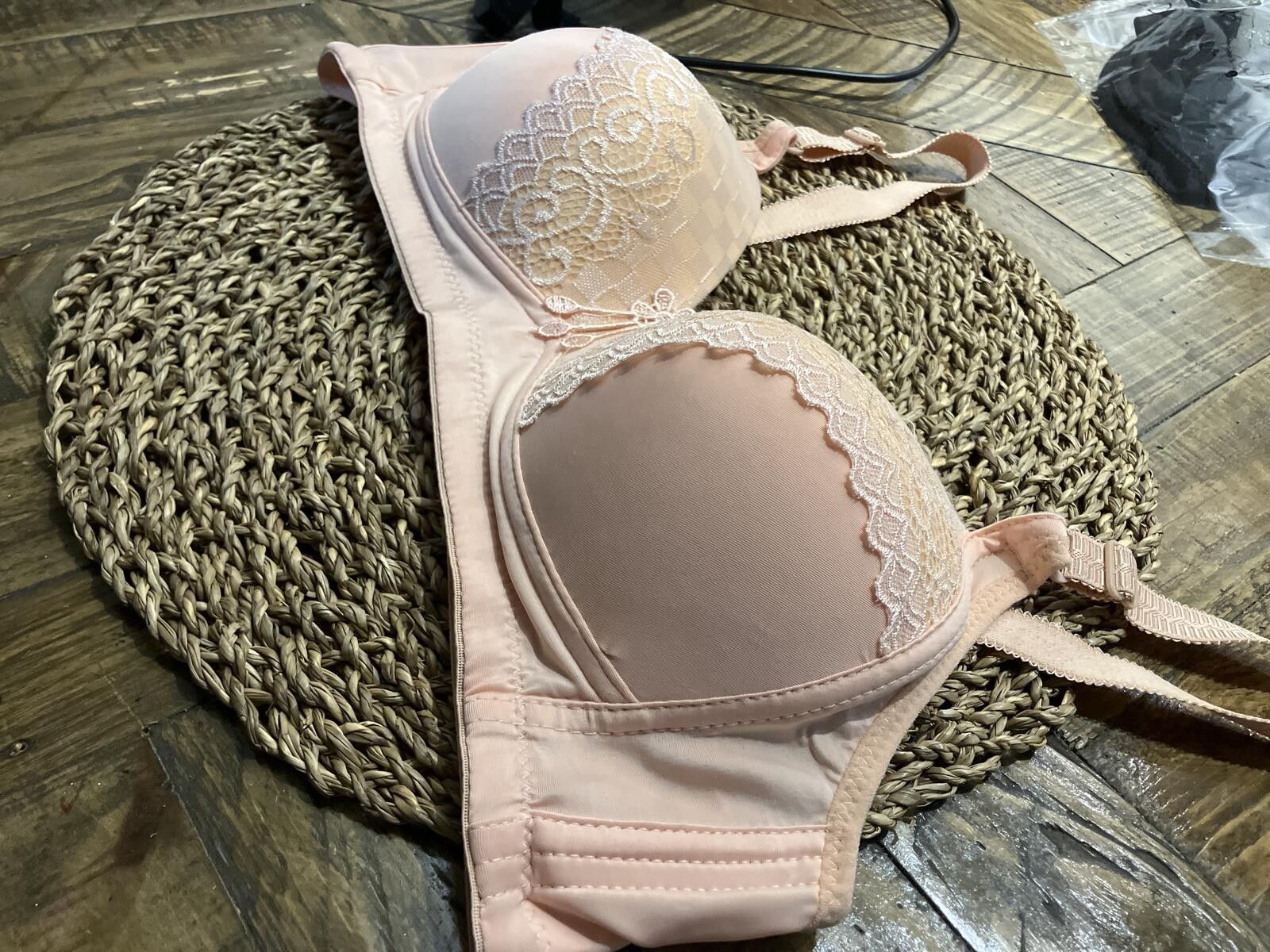 The Unbranded Brand NWOT Light Pink Lace Embroidered Bra Size ONE SIZE - 4 Thumbnail