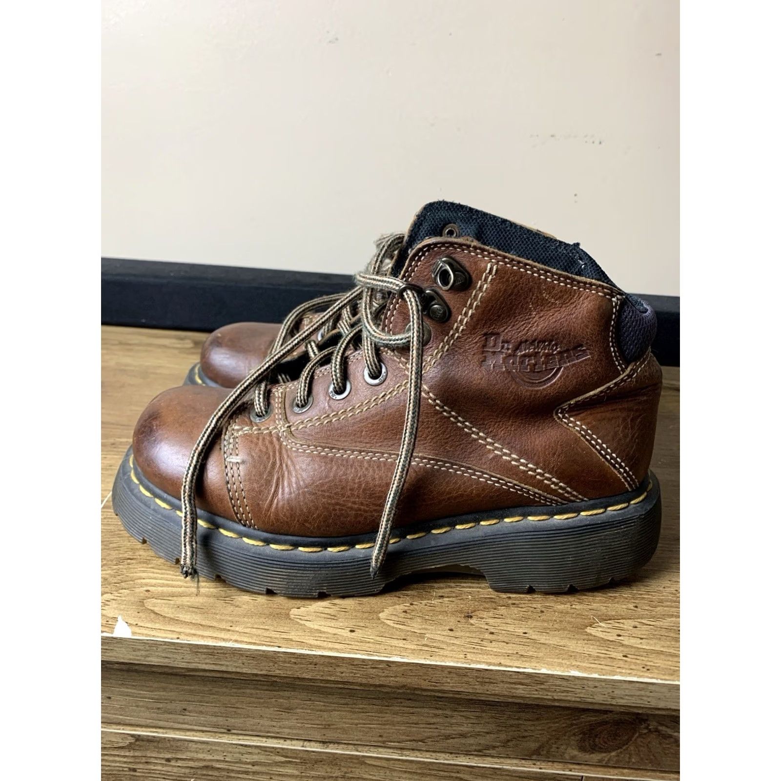 Dr. Martens VINTAGE Dr. Docs Martens 8A07 Boots Punk Grunge Mens Size UK 6 US 7 Brown Leather Lace Up Air Wair 90s Size US 7 / EU 40 - 2 Thumbnail