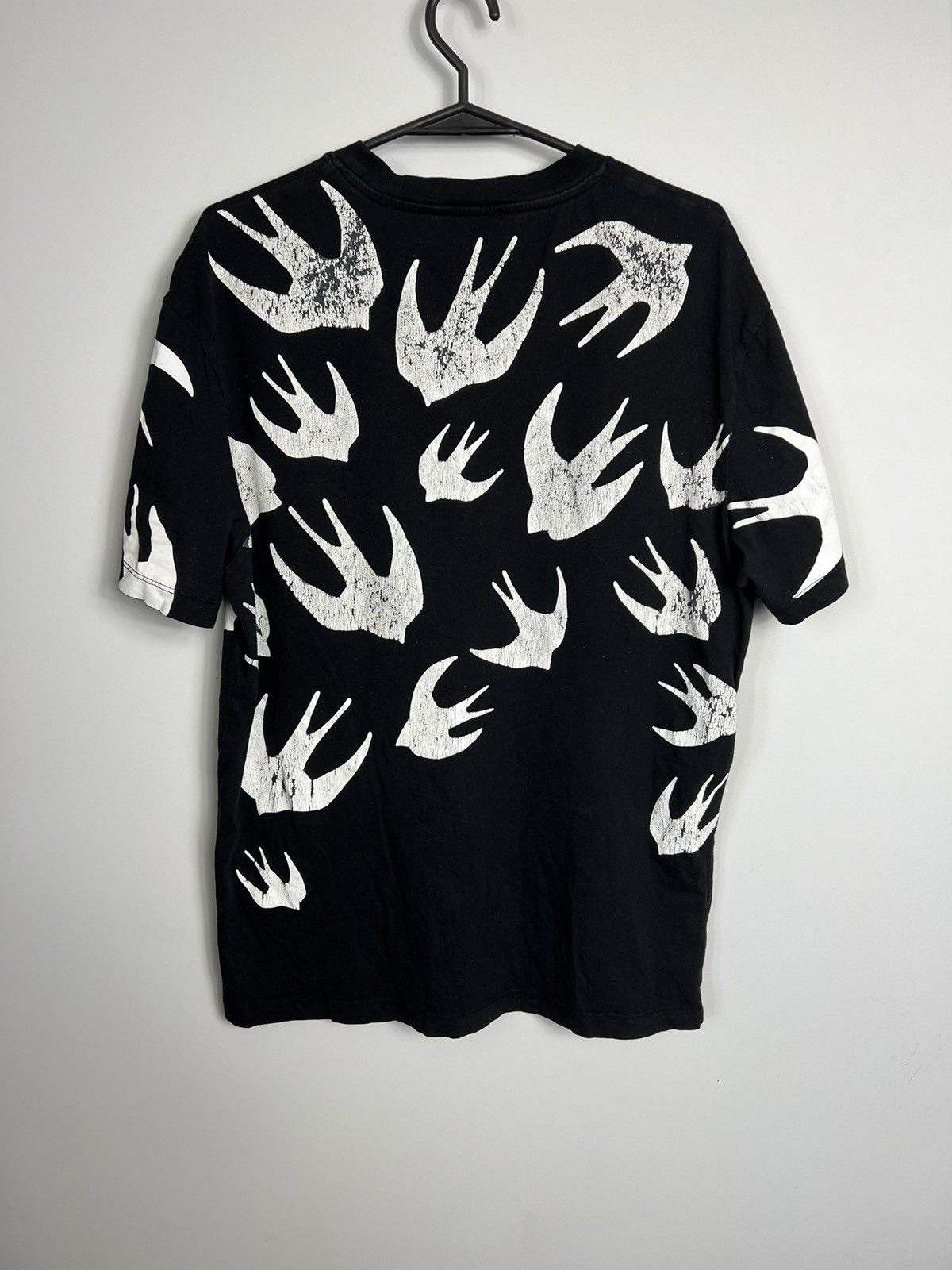 Alexander McQueen Tshirt Alexander McQueen multi logo white black Size US L / EU 52-54 / 3 - 6 Thumbnail