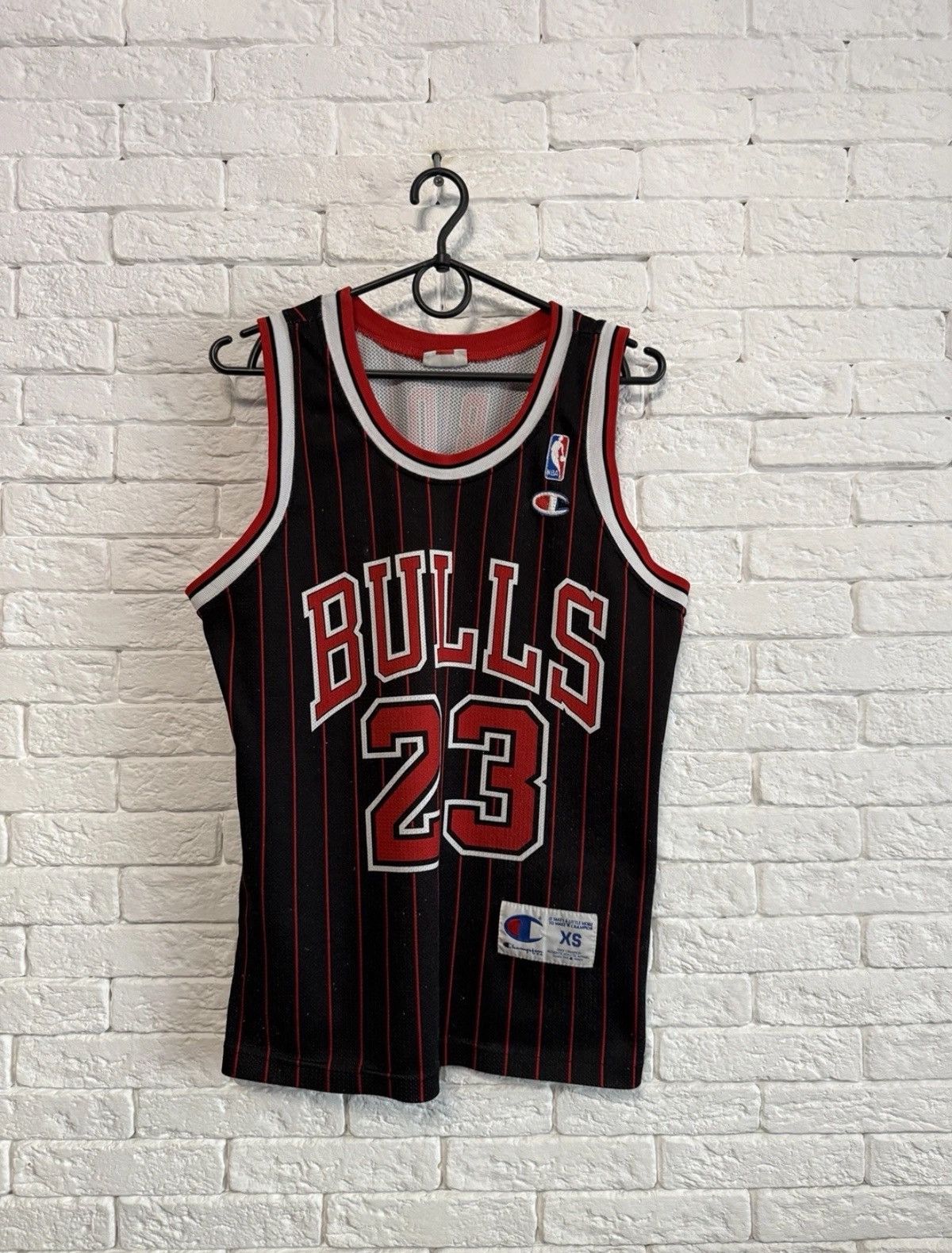 Champion Vintage NBA Champion Chicago Bulls MICHAEL JORDAN 23 Jersey Size US S / EU 44-46 / 1 - 1 Thumbnail