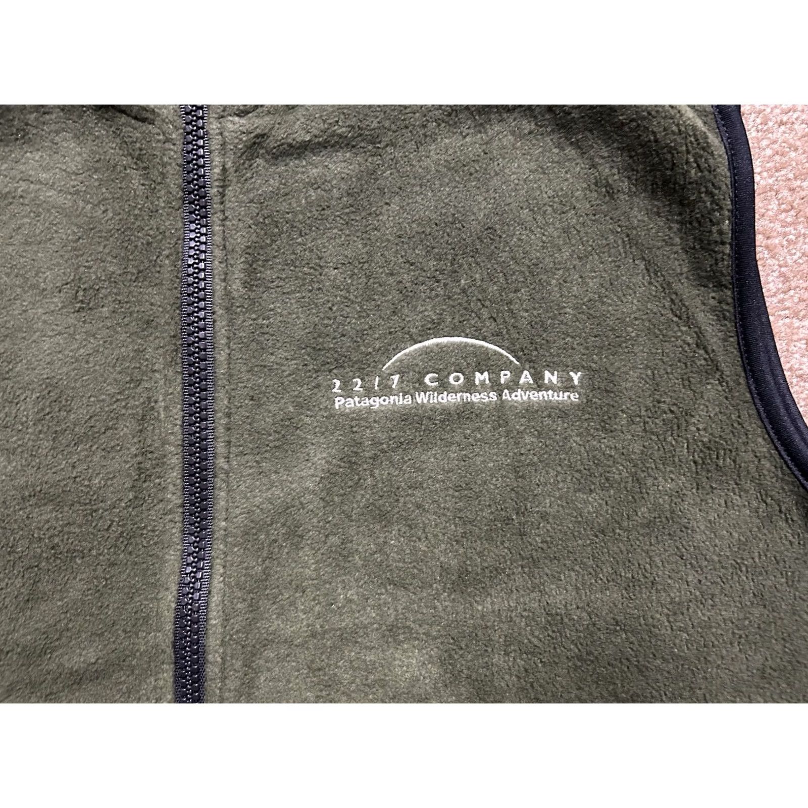 Patagonia VINTAGE NWT Patagonia Wilderness Adventure Company Men’s Size M Fleece Vest Full Zip Green Size US M / EU 48-50 / 2 - 3 Thumbnail