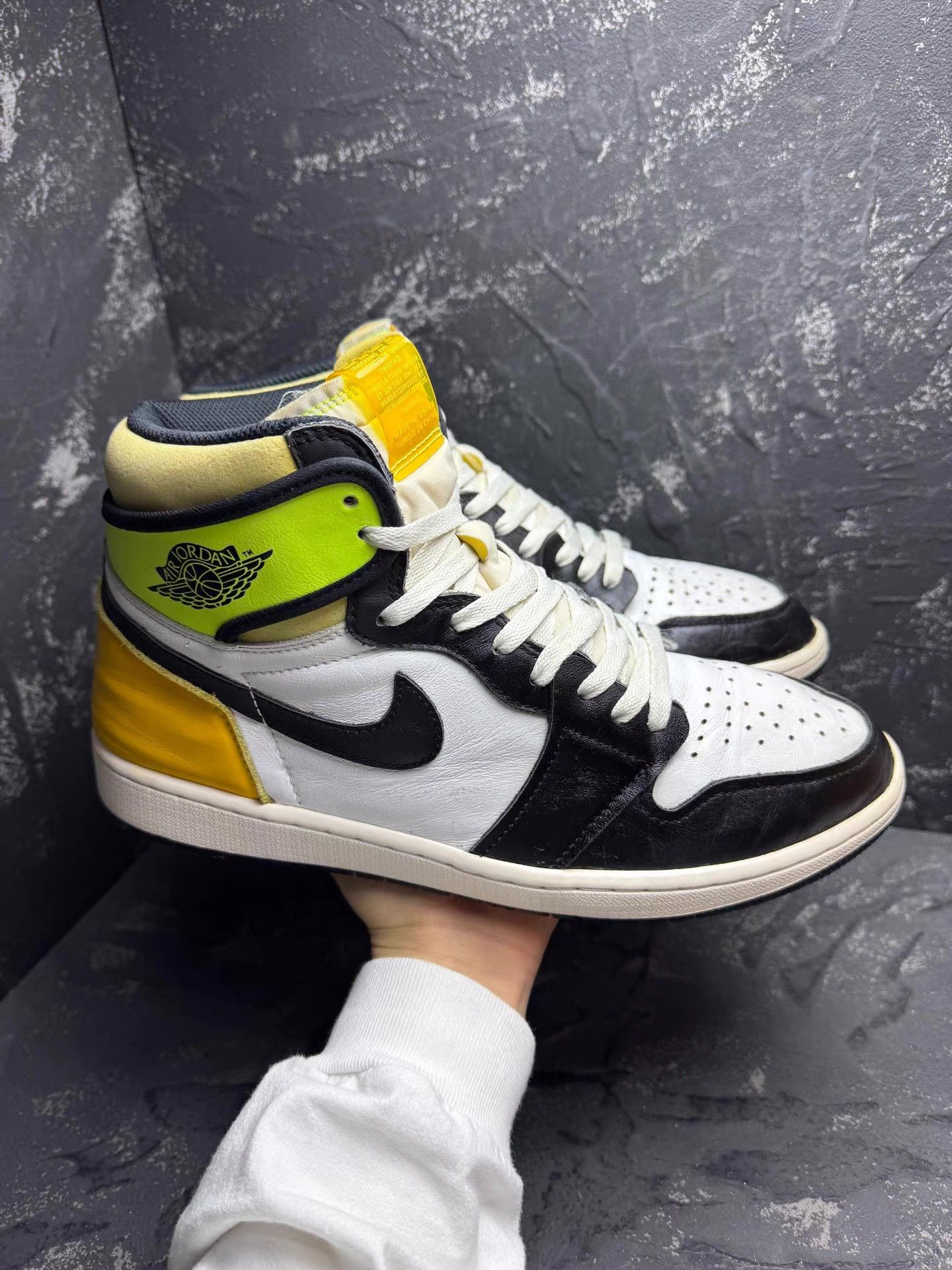 Nike Air Jordan 1 Yellow Orange Black Toe Q10 Size US 13 / EU 46 - 7 Thumbnail