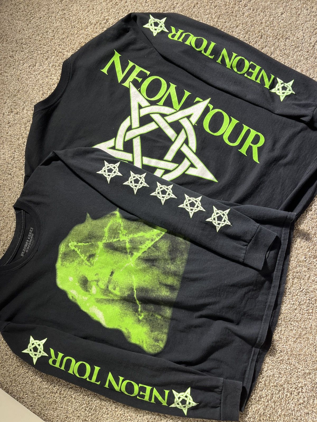 Playboi Carti Playboi Carti neon tour anarchy rare Longsleeve Size US M / EU 48-50 / 2 - 1 Thumbnail
