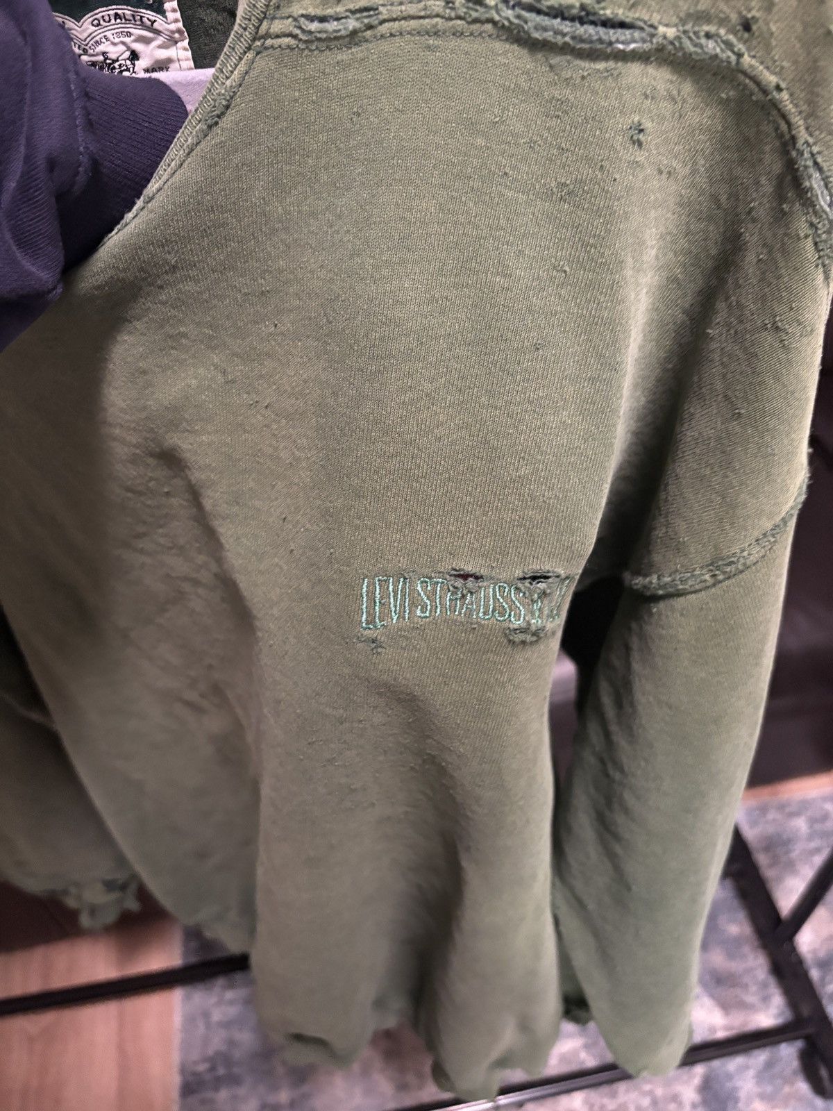 Levi's Vintage 90s levis green heavy distressed/sunfaded sweatshirt Size US L / EU 52-54 / 3 - 9 Thumbnail