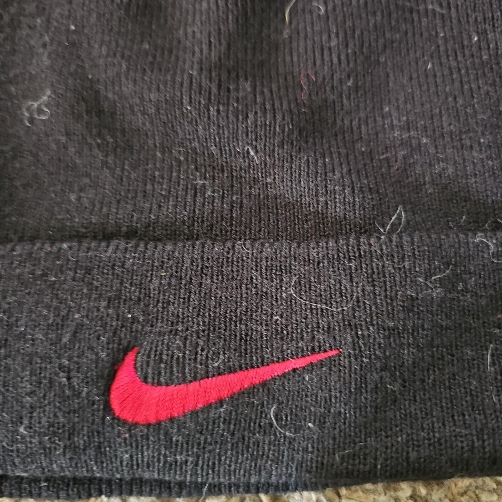 Nike Nike Winter Hat Beanie Red Swoosh Size ONE SIZE - 2 Thumbnail