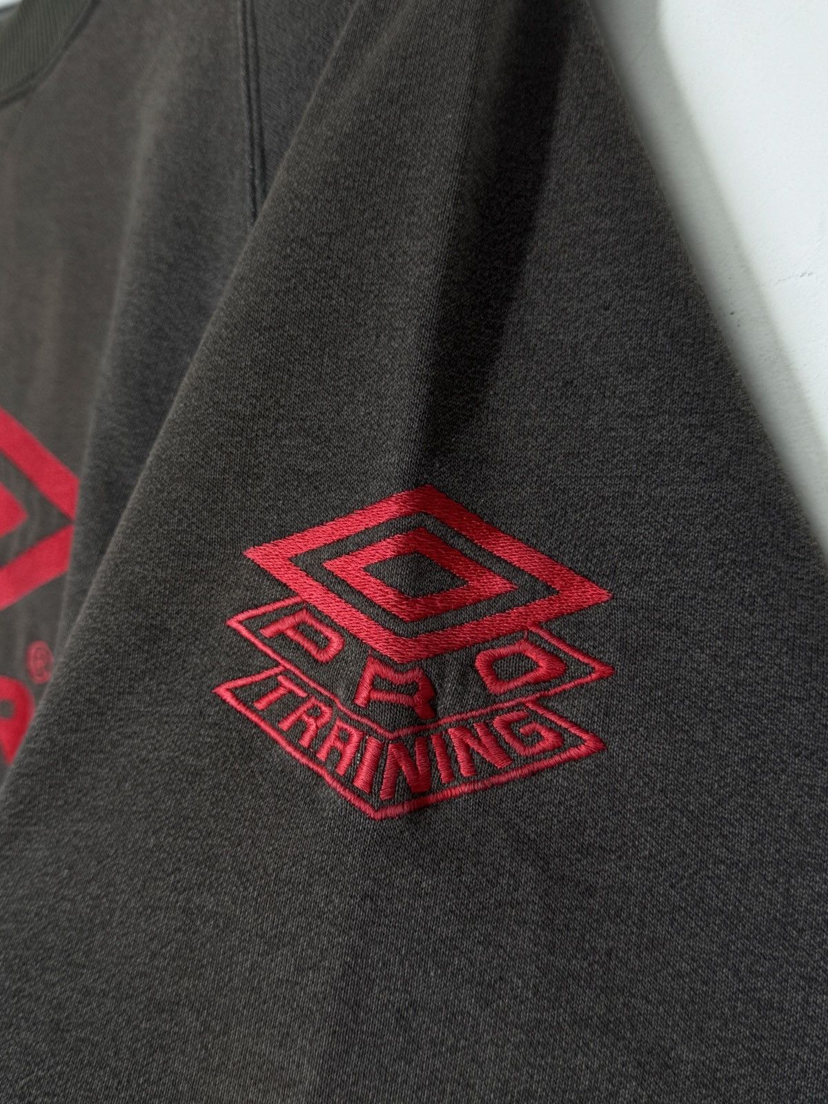 Umbro Vintage 90s Umbro Manchester United Sharp Sweatshirt Size US M / EU 48-50 / 2 - 10 Thumbnail