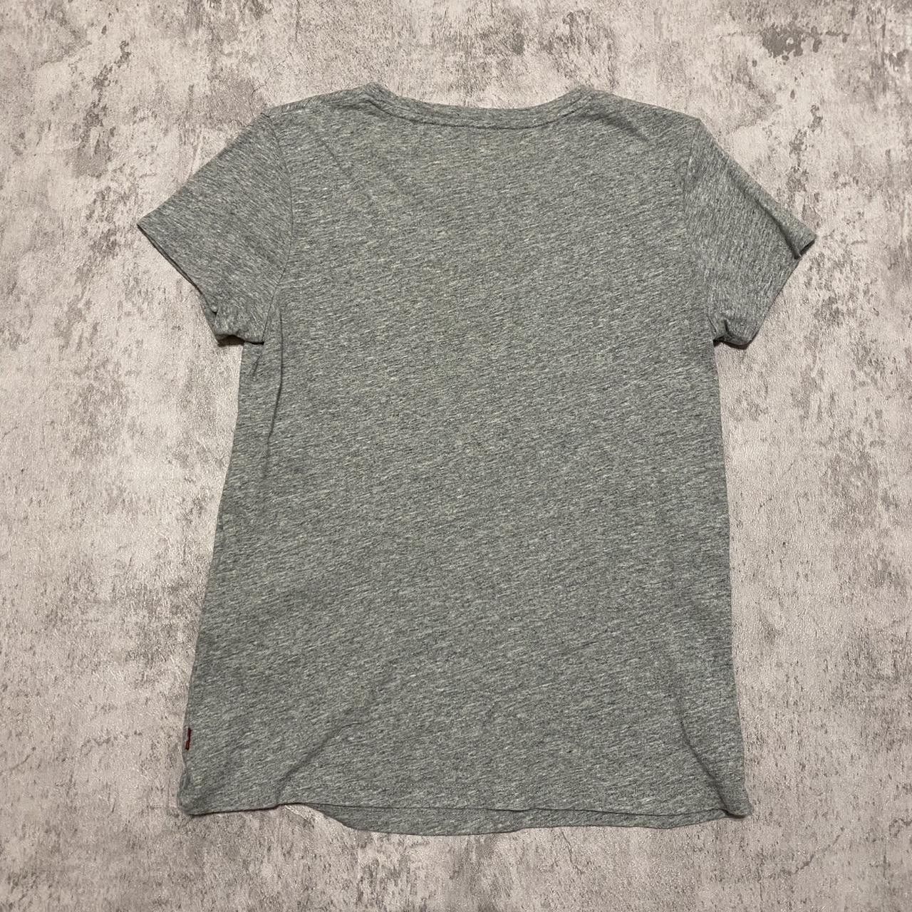 Levi's Grey Levi's graphic tee #casual vintage Y2K Size US S / EU 44-46 / 1 - 2 Thumbnail