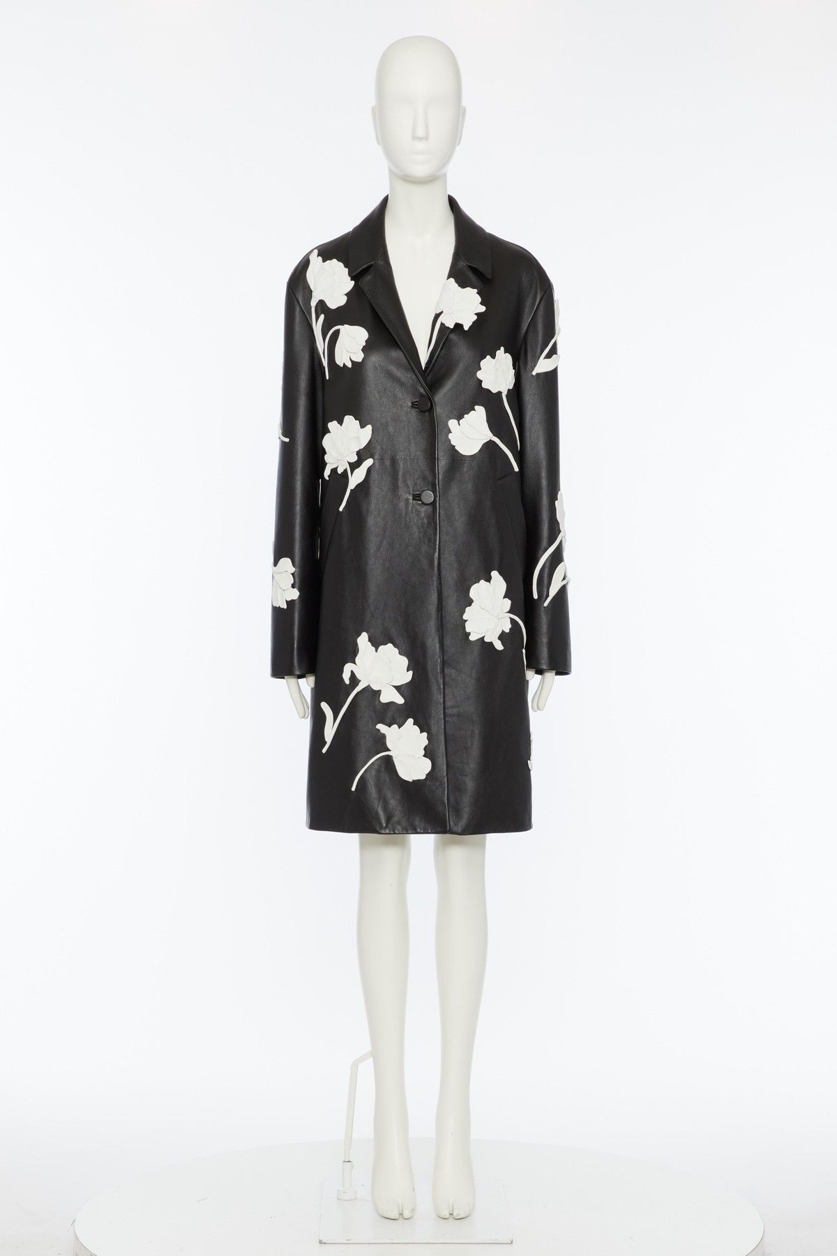 Valentino o1s1wg110525 Floral Applique Leather Coat in Black Size M / US 6-8 / IT 42-44 - 1 Thumbnail