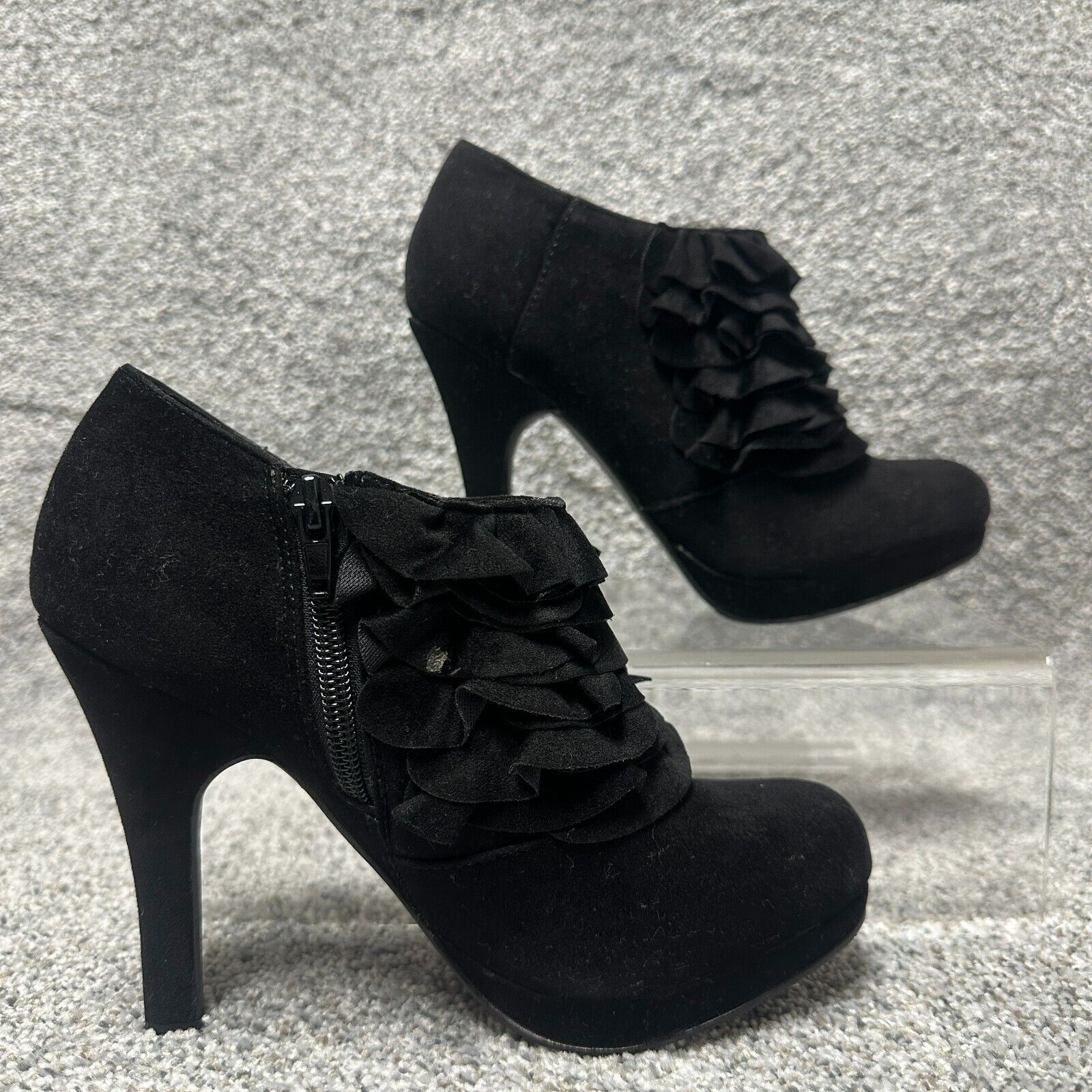 Other Elpitas Heels Size 6.5 Ruffles Stiletto Velvet Eveningwear Size US 6.5 / IT 36.5 - 2 Thumbnail