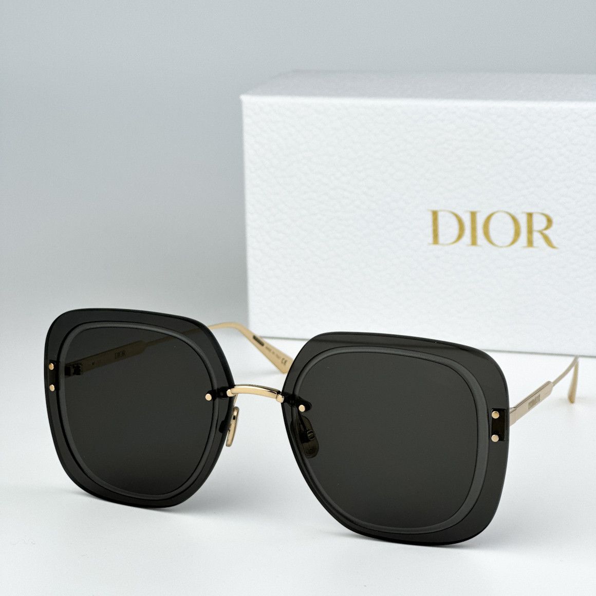 image of New Dior UltraDior Su B0A0 Women Oversized Sunglasses in Gold Smoke