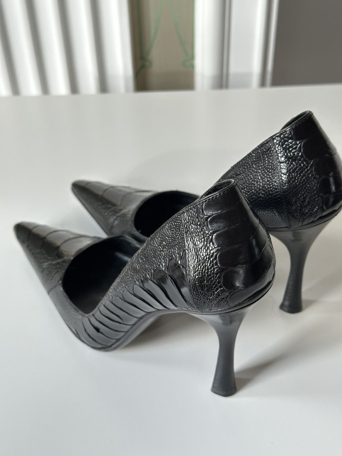 Gucci Gucci by Tom Ford Alligator Leather Black Pointed Toe Heels Size US 5.5 / IT 35.5 - 3 Thumbnail
