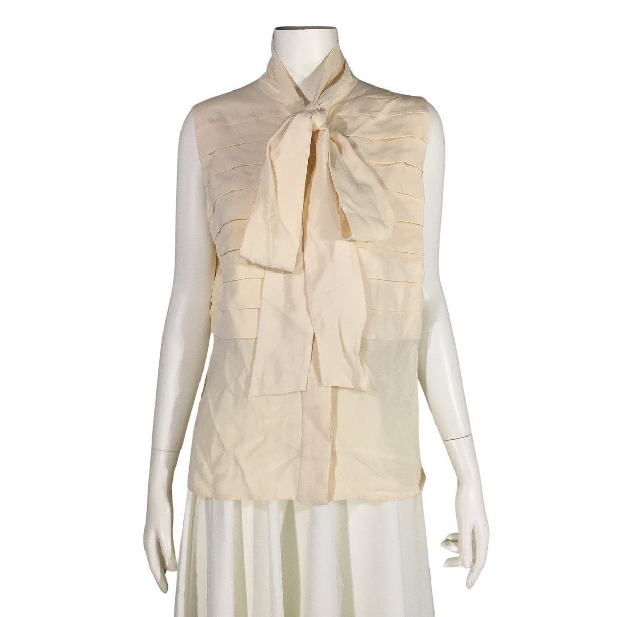Chanel CHANEL SLEEVELESS BOW TIES TOP SILK 06A P28987V11356 shirts Size S / US 4 / IT 40 - 1 Thumbnail