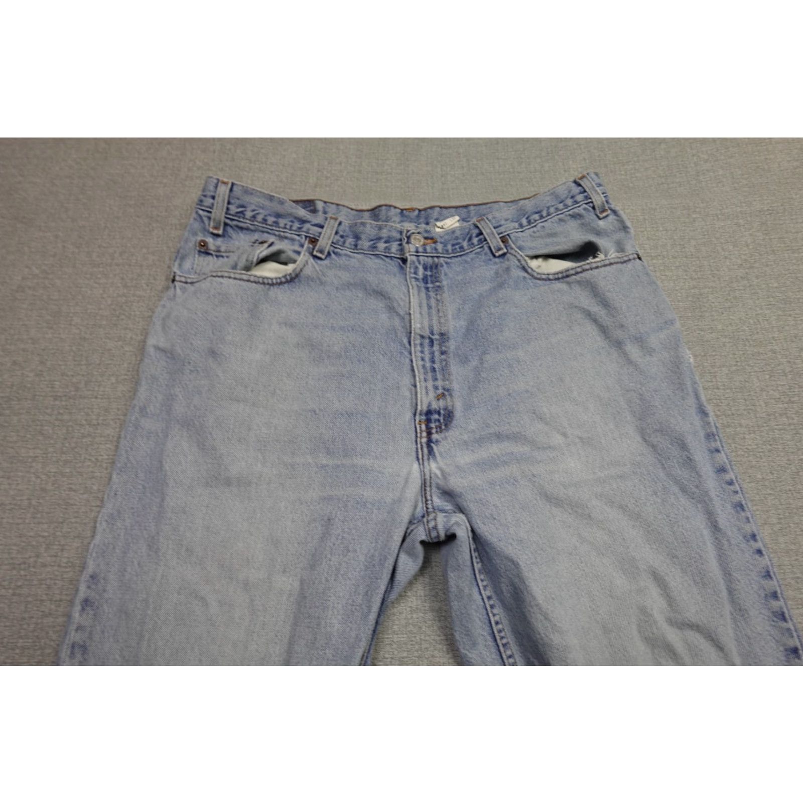 Levi's VINTAGE Levi's Jeans 550 Men 38x32 Blue Relaxed Fit Straight Leg Light Wash Size US 38 / EU 54 - 2 Thumbnail