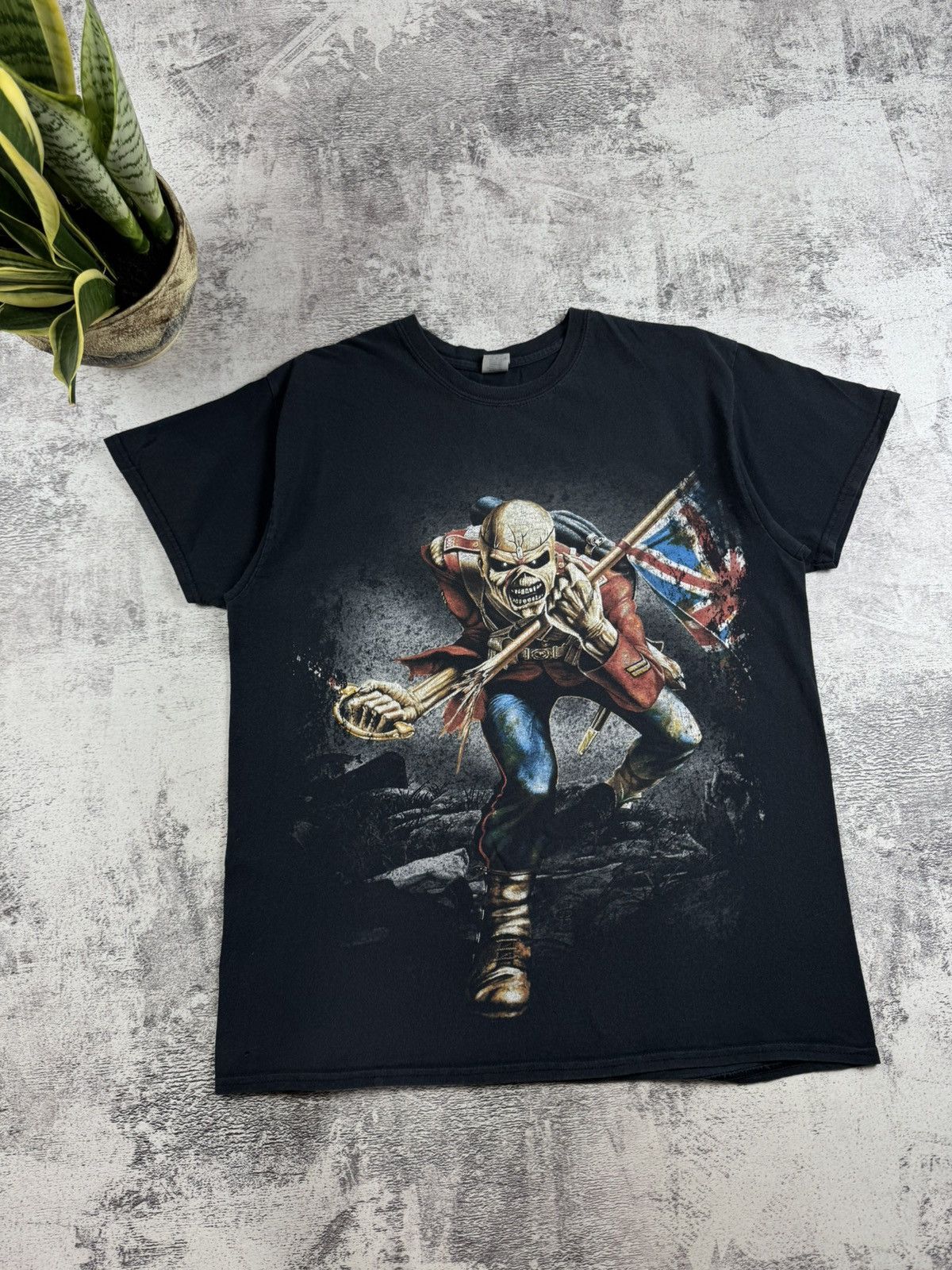 Iron Maiden Iron Maiden 00s The Trooper Rock Tour Rap Faded Merch Devil Band T Shirt Jersey Size US L / EU 52-54 / 3 - 4 Thumbnail