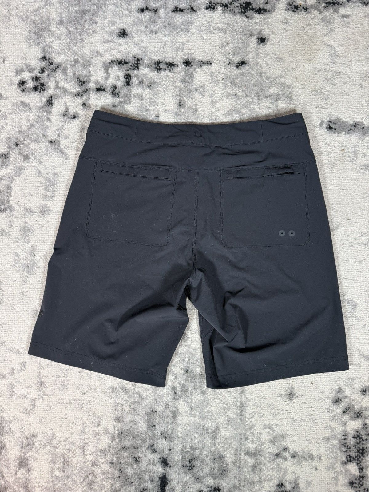 Lululemon Lululemon Athletic Gym Black Shorts Size US 32 / EU 48 - 2 Thumbnail