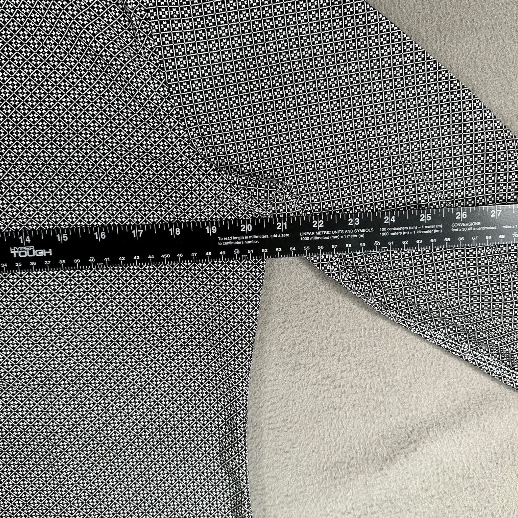 Other 1 Like No Other Shirt Mens Black White Geometric Limited Edition Button-Up Size 15 293/500 EUC Size US M / EU 48-50 / 2 - 7 Thumbnail
