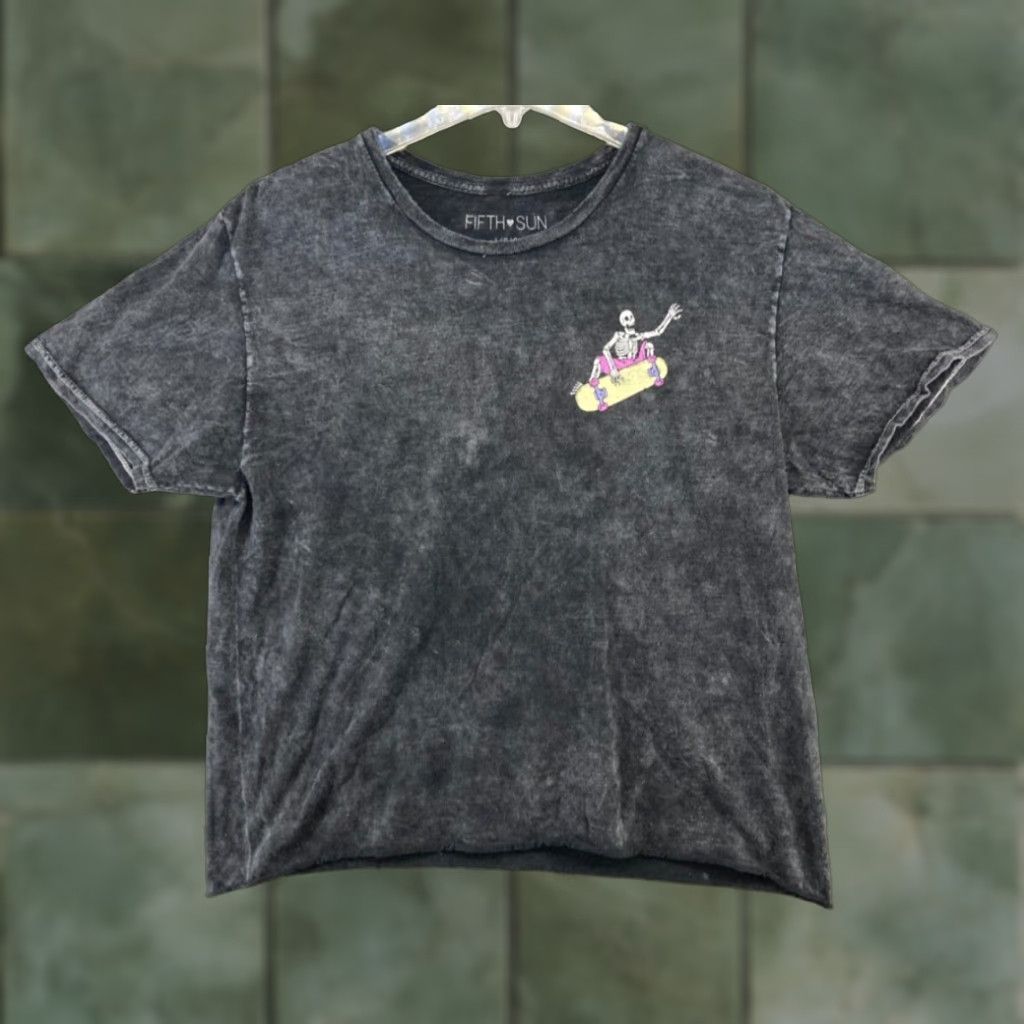 Vintage Fifth Sun Womens Cropped TShirt Large Black Acid Wash Venice Beach Skeleton Size L / US 10 / IT 46 - 1 Thumbnail