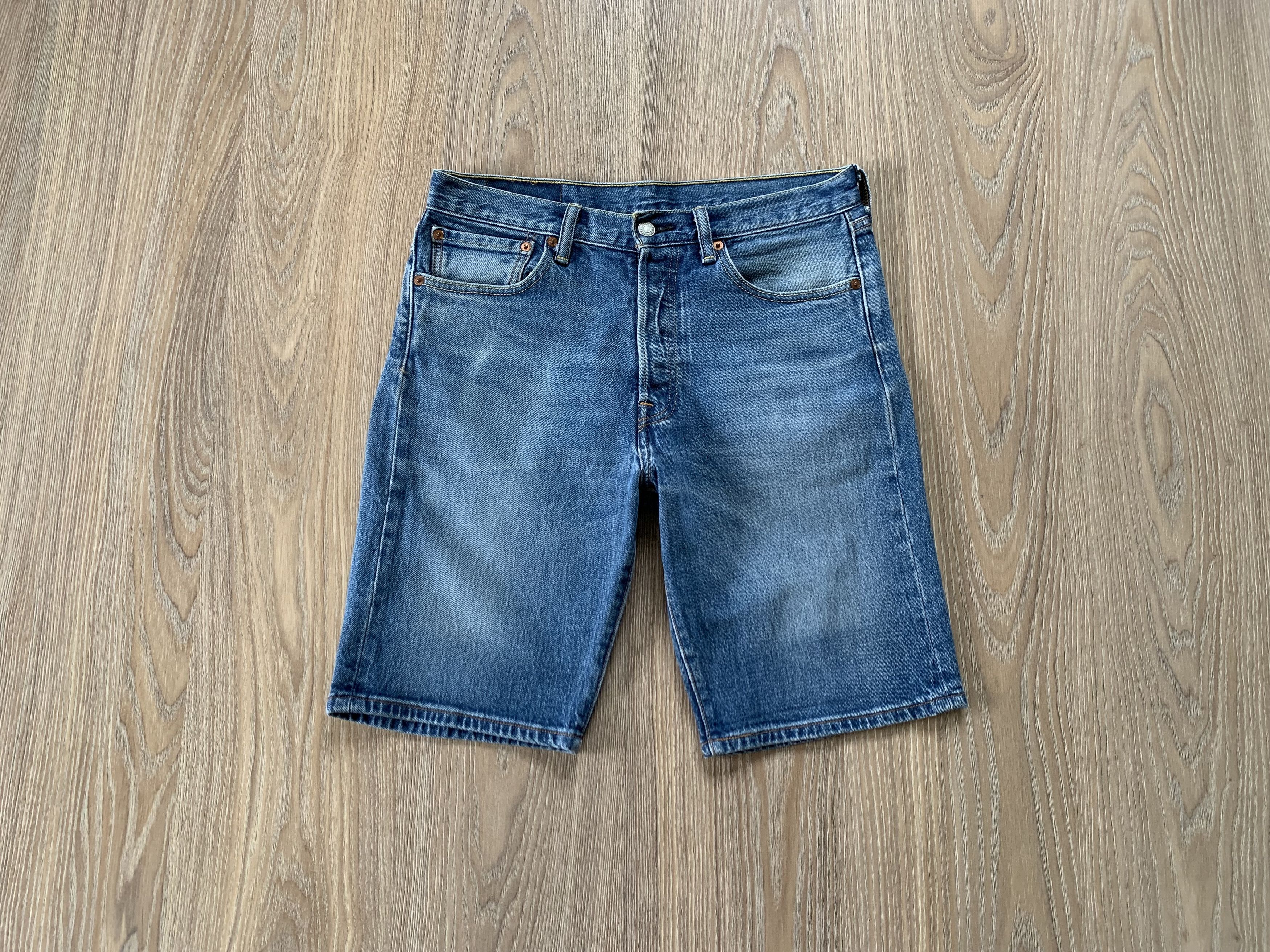Denime Levis 501 Distressed Denim Shorts Size US 31 - 1 Thumbnail