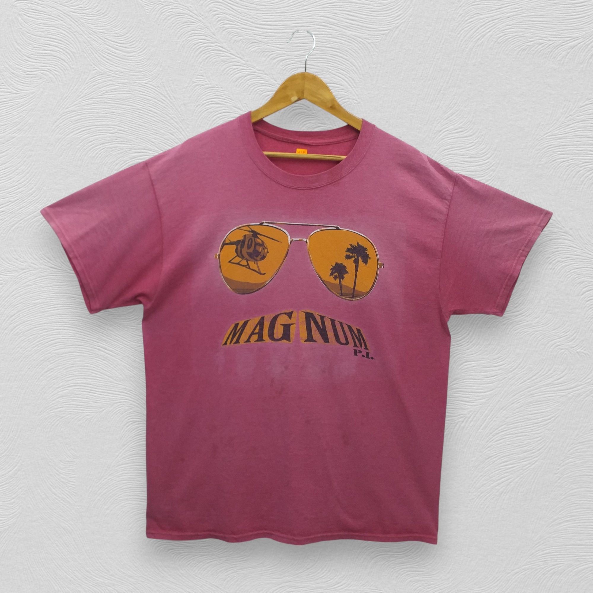 Vintage Vintage Movie Magnum P.I XLarge T-shirt -E021 Size US XL / EU 56 / 4 - 1 Thumbnail