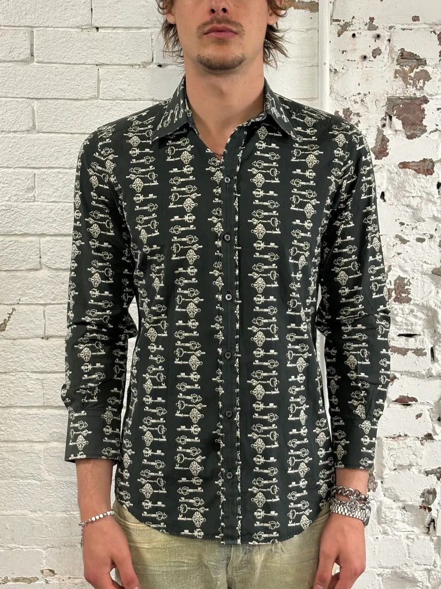 Dolce & Gabbana 2000s Dolce & Gabbana Medieval Keys Dark Grey Shirt Size US S / EU 44-46 / 1 - 1 Thumbnail