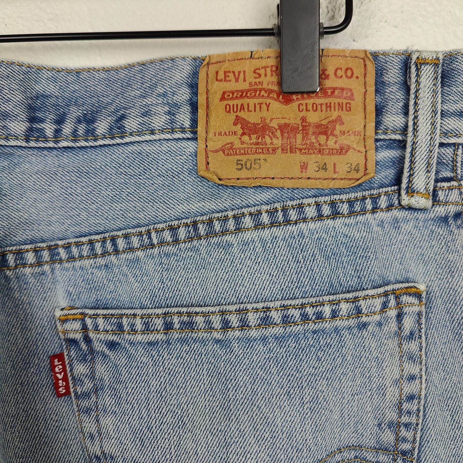 Levi's Vintage Y2K Levi's 505 Mens 34x34 Light Wash Straight Fit Size US 34 / EU 50 - 4 Thumbnail