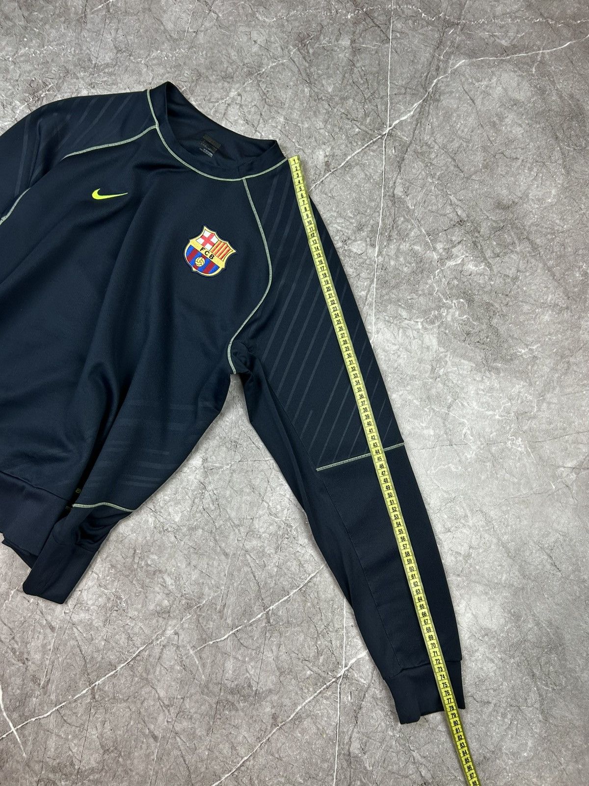 Nike Vintage Nike Barcelona Football Sweatshirt Soccer Train Size US M / EU 48-50 / 2 - 8 Thumbnail