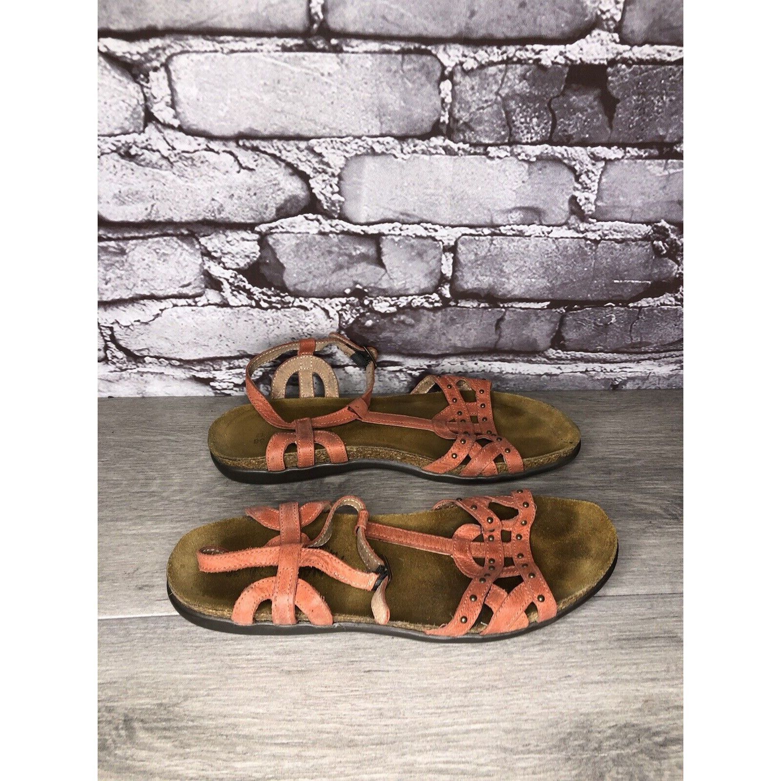 Other Naot Coral Pink Leather Stud Ankle Strap Casual Sandals Wome Size US 7.5 / IT 37.5 - 3 Thumbnail