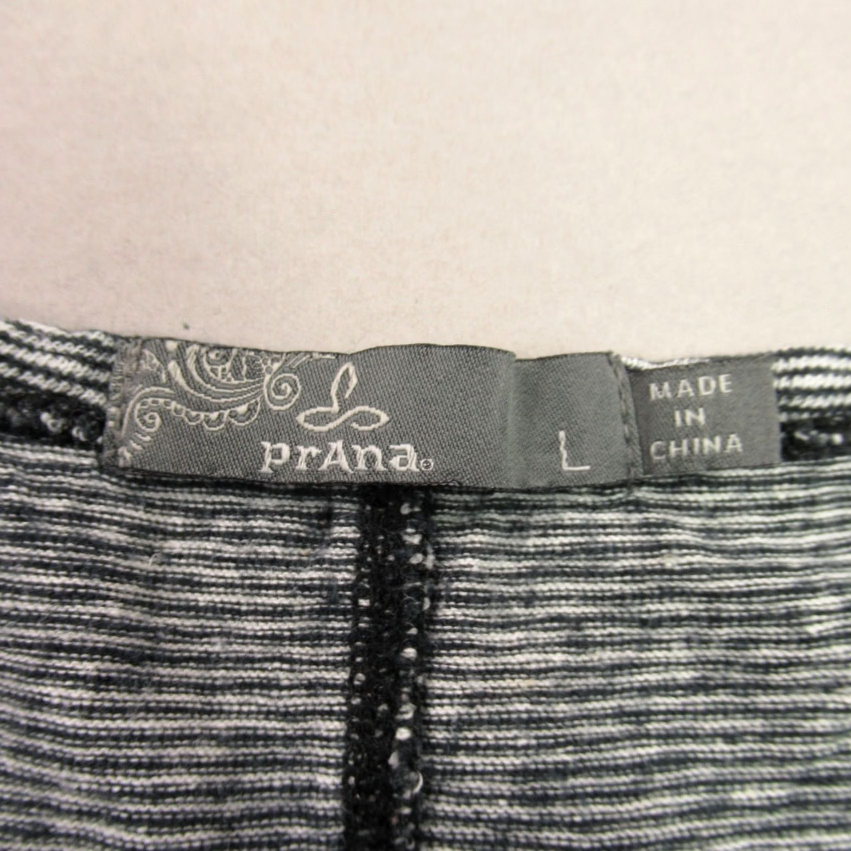 Prana Prana Top Womens Large Sleeveless V Neck Lightweight Gray Stripes Pullover Size L / US 10 / IT 46 - 4 Thumbnail