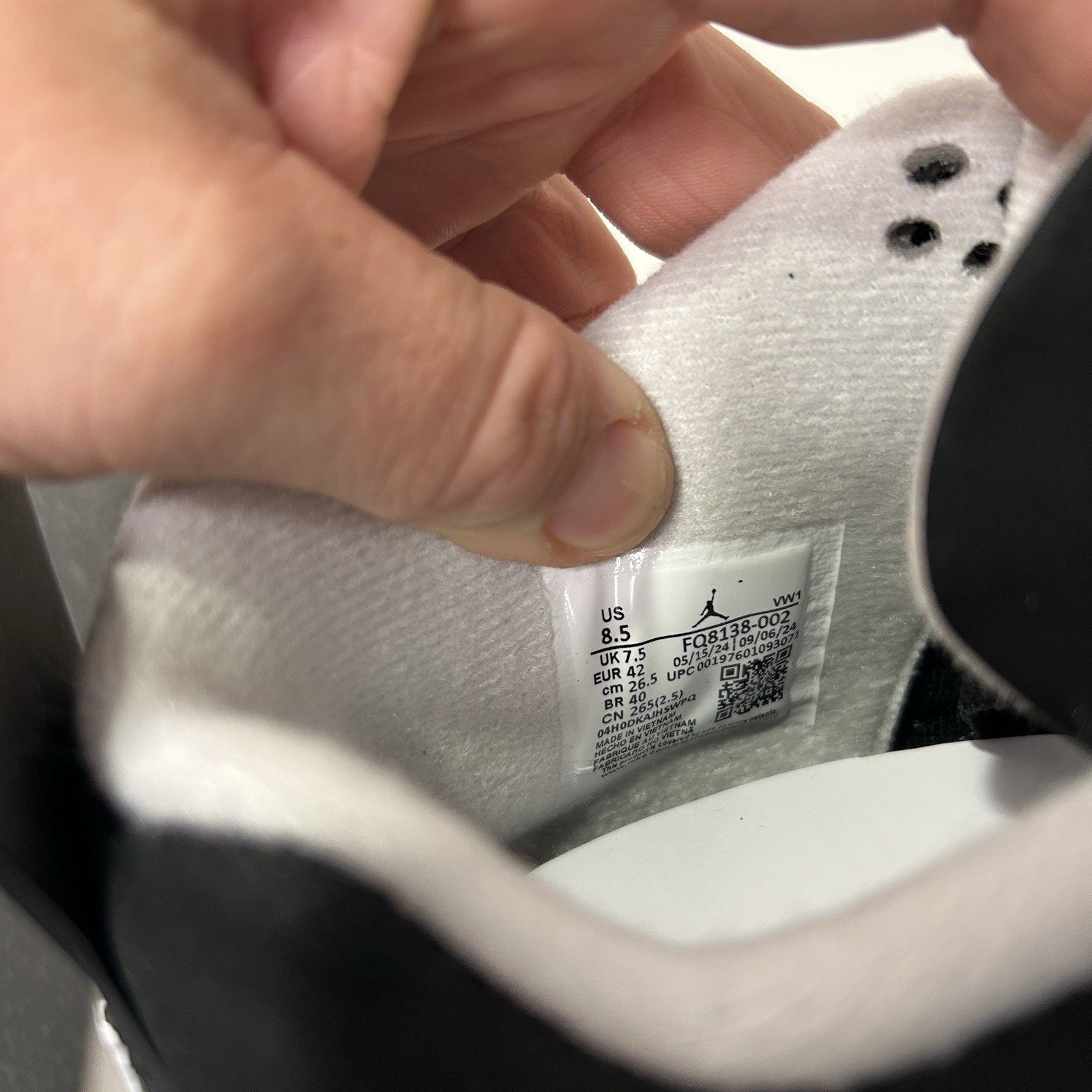 Nike Nike Jordan 4 Retro OG “Fear/Black White Grey” Size US 8.5 / EU 41-42 - 6 Thumbnail