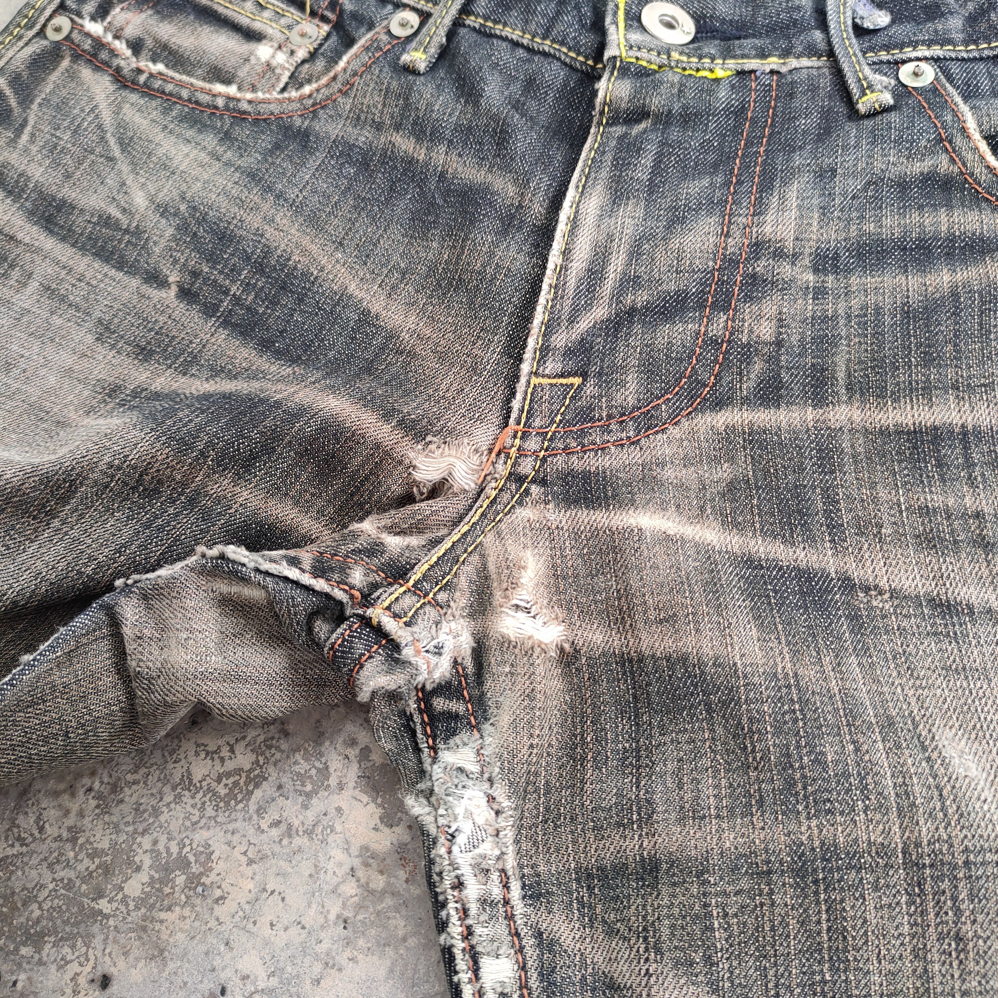 Levi's Vintage Clothing VINTAGE LEVI'S BLACK RUSTY RIPPED DENIM JEANS PANTS Size US 32 / EU 48 - 9 Thumbnail