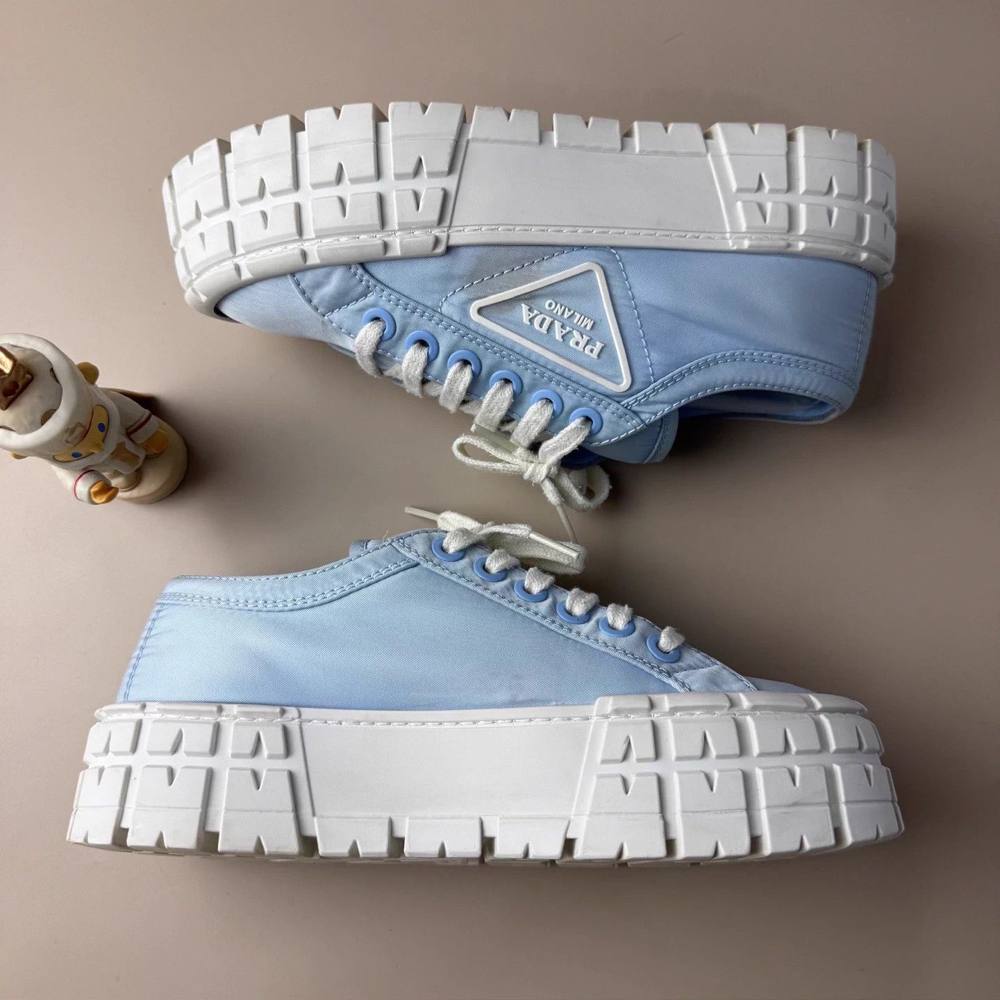 Prada Prada white/blue lace-up triangle sneakers 37 Size US 6 / IT 36 - 4 Thumbnail