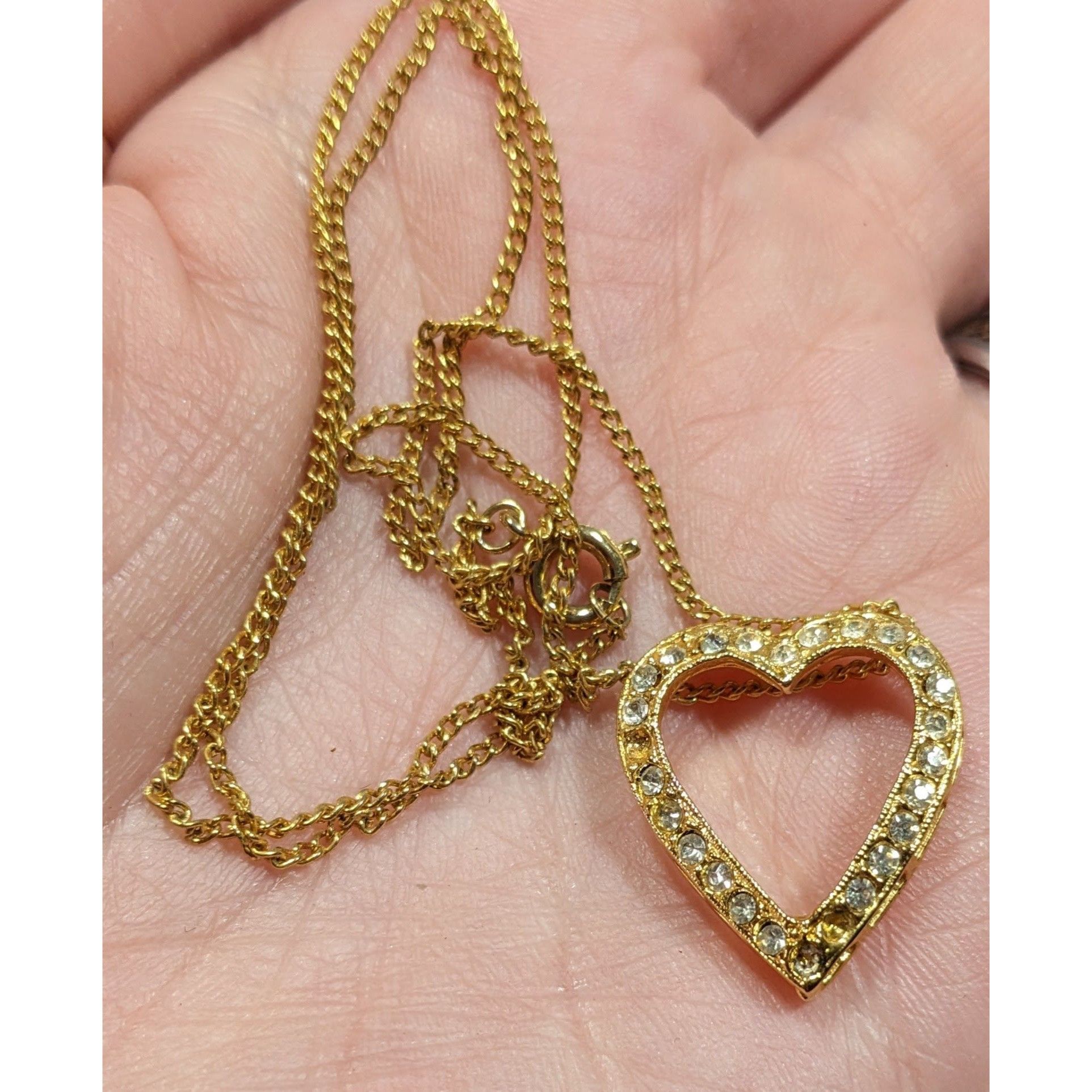 Other Elegant Open Heart Rhinestone Gold Tone Pendant Necklace Size ONE SIZE - 5 Thumbnail