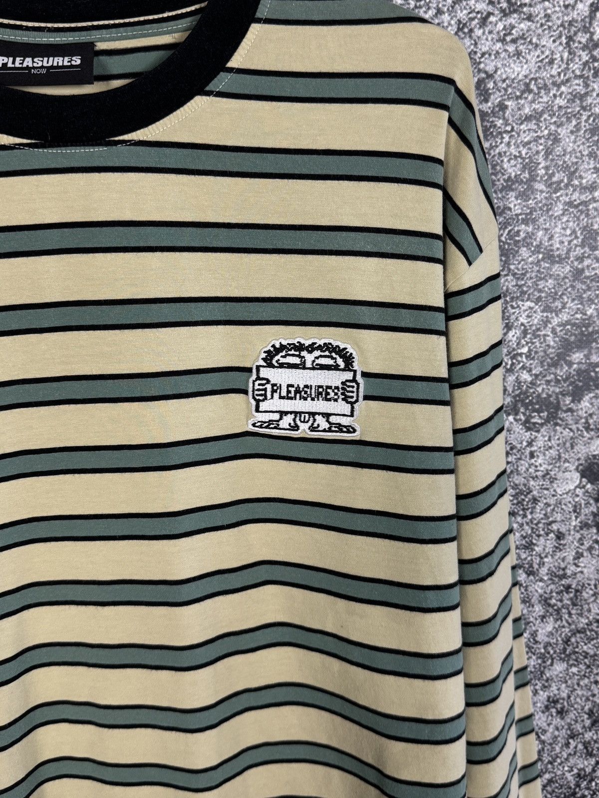 Pleasures Pleasures Striped Lightweight Sweatshirt Pullover Size L Size US L / EU 52-54 / 3 - 6 Thumbnail