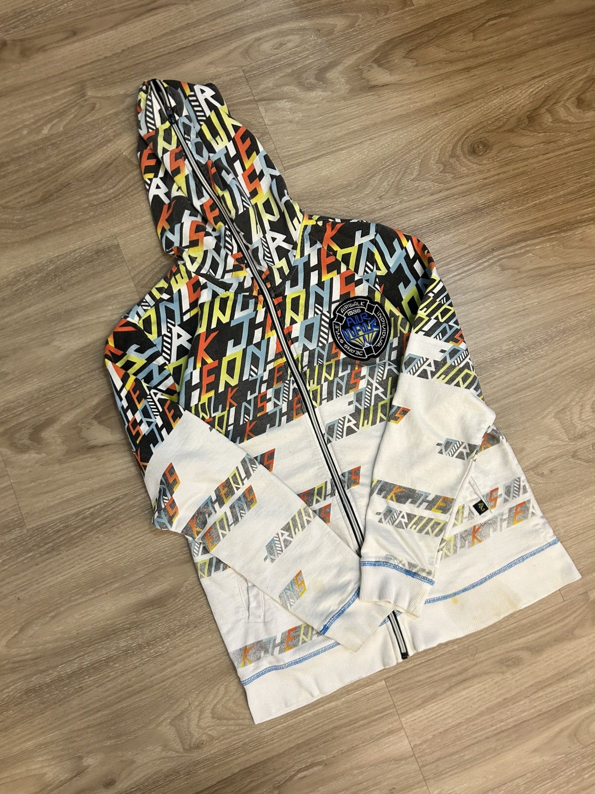 Beauty Beast VINTAGE Airwalk All-Over Print (AOP) Full-Zip Hoodie Size US L / EU 52-54 / 3 - 4 Thumbnail