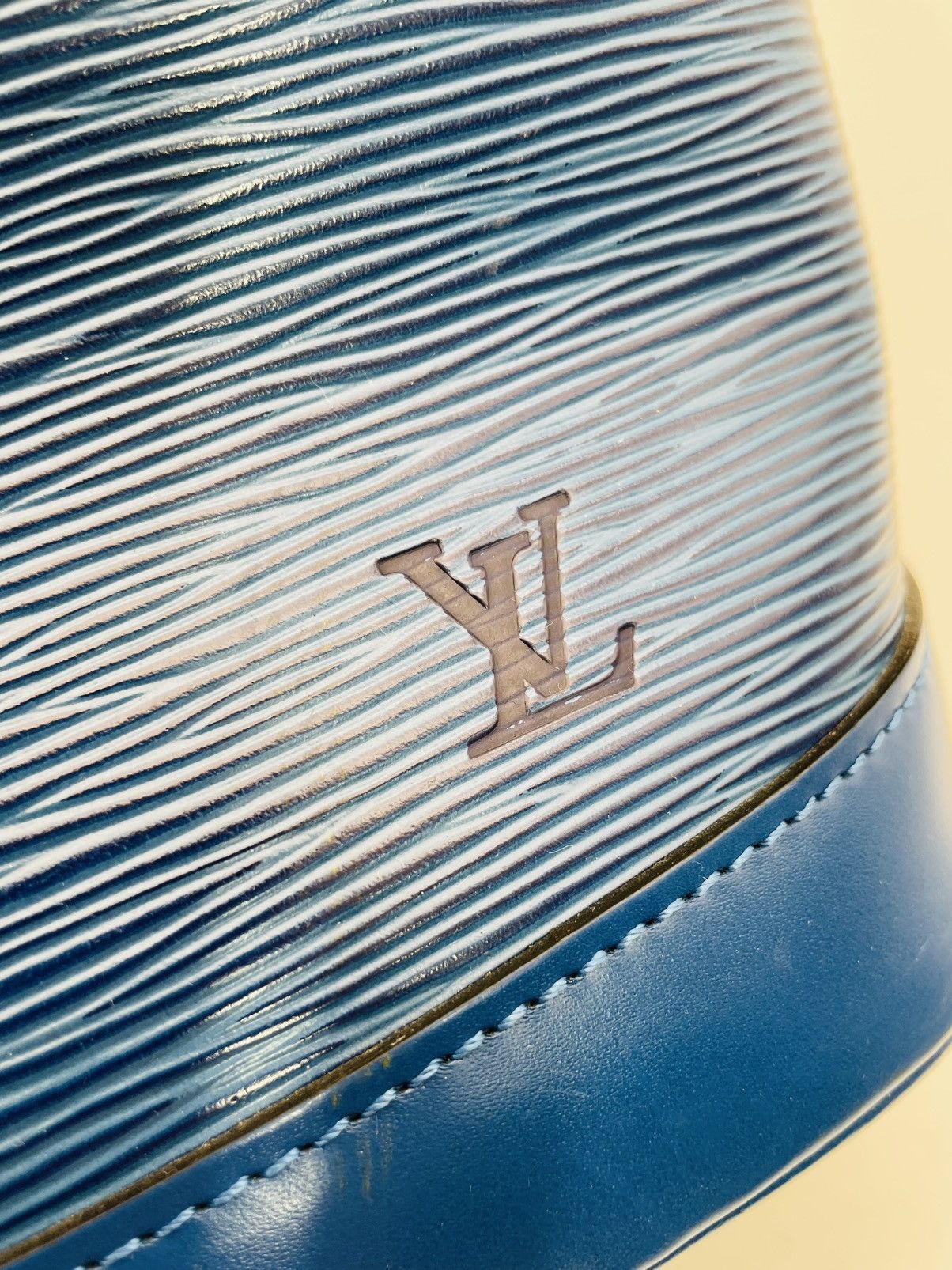 Louis Vuitton Alma PM Blue Leather Epi 2-Way Shoulder Strap Size ONE SIZE - 11 Thumbnail