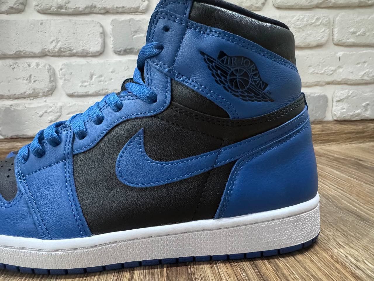 Nike Nike Air Jordan 1 Retro High OG Sneakers Shoes Size US 10 / EU 43 - 2 Thumbnail