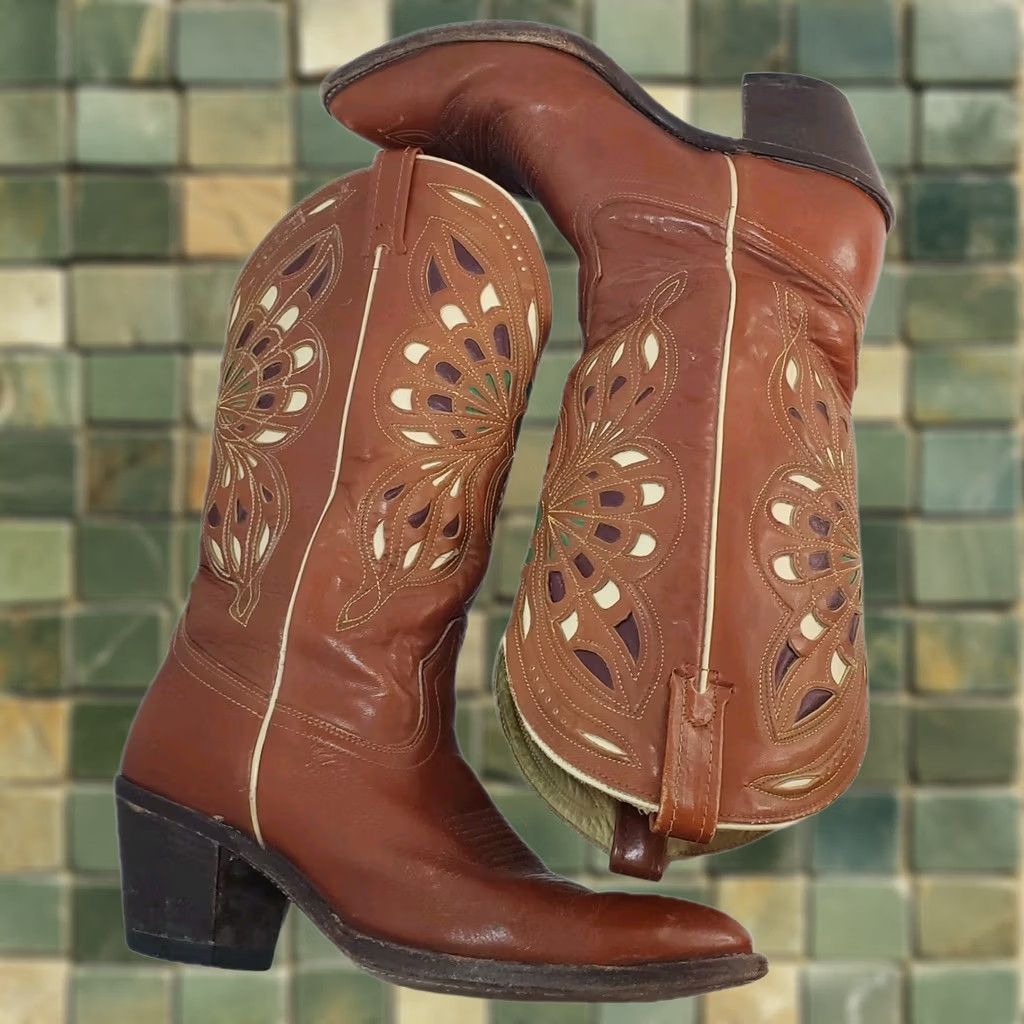 Vintage VINTAGE Acme Butterfly Inlay Brown Red Mens 9/W10.5 Cowboy Western Boots Mid-Calf Leather Pointed Toe Pull On 1950s Limited Edition Size US 9 / IT 39 - 1 Thumbnail