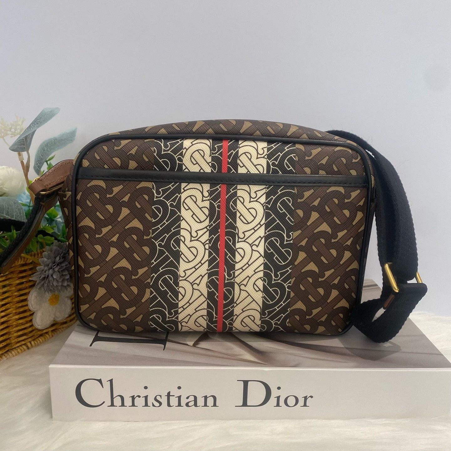 Burberry Pre-loved Bag Very good condition Size ONE SIZE - 1 Thumbnail