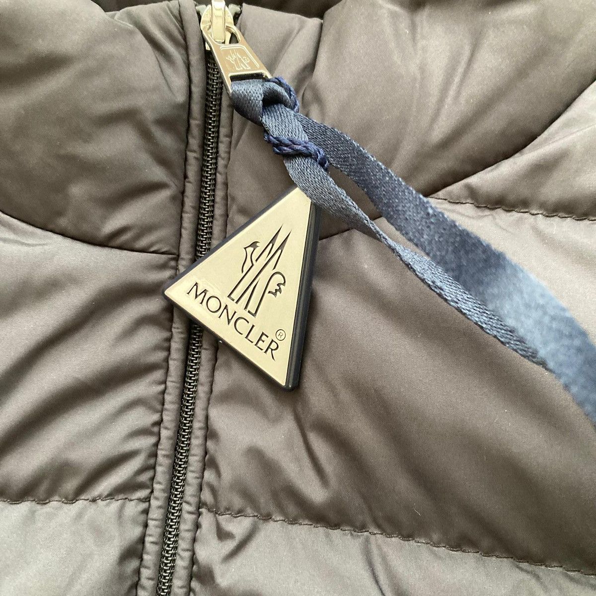 Moncler Moncler down gilet size 1 gui LECHTAL black logo bomber Size US S / EU 44-46 / 1 - 3 Thumbnail